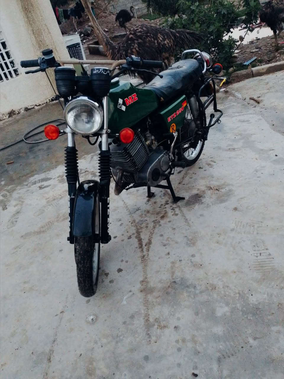 السلام عليكم MZ للبيع سعر 1500 وبيها مجال بدون قصه اربعه محرك نظيف شاصيها نظيف كهربي شغالات تايرات توني شاتن ما ناقصها شي هذا رقمي *********** عنواني الكوت واسط
