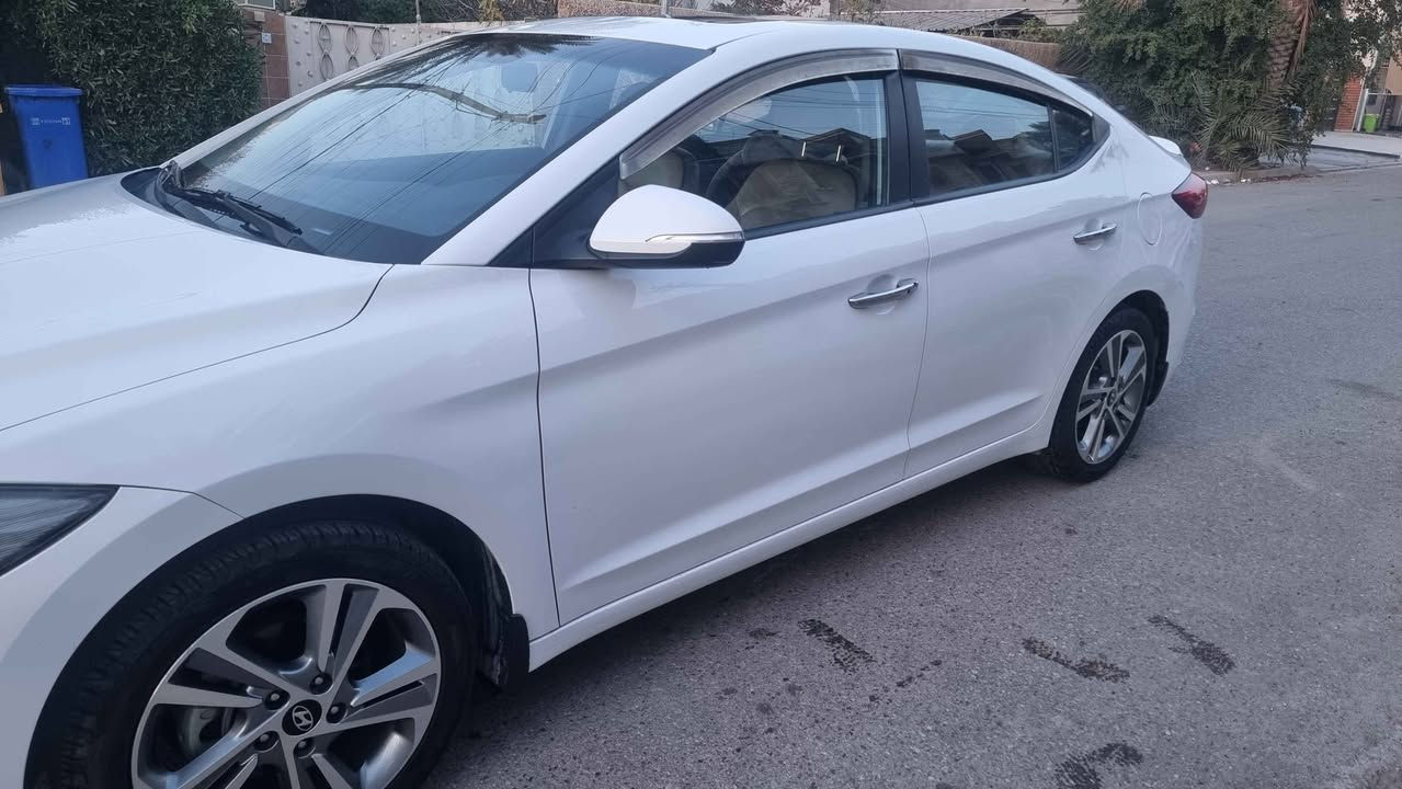 السلام عليكم 
النترا ابيض خليجي ٢٠١٩ سوبر 
ماشية ٩٢٥٠٠ كم 
أربعة ويل كب
بصمة
شاشة
سلايد روف
محرك ٢٠٠٠ 
- بيها بس بارد بالباب الخلفي ورش كد شبر بالدوسة 
- رقم بغداد وباسمي 
للتواصل *********** بغداد, العراق
