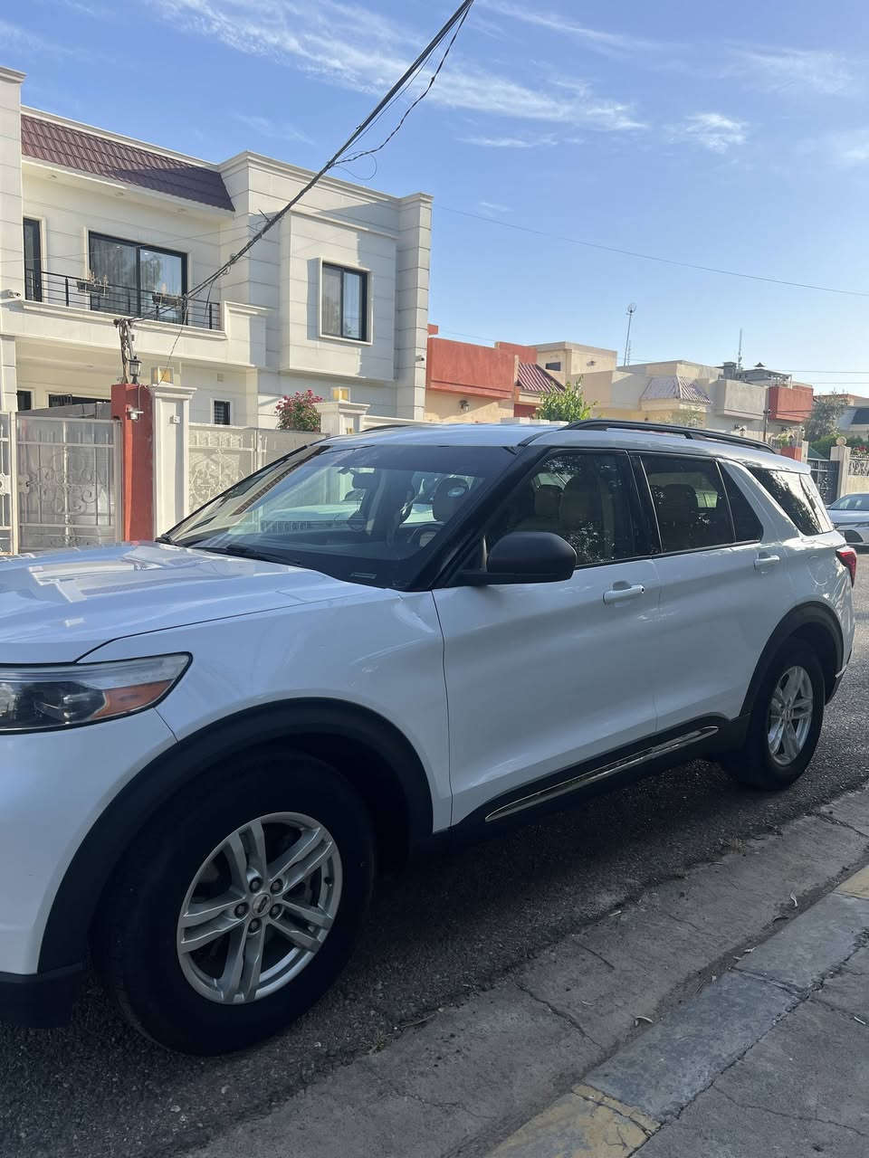 السلام  عليكم ورحمة الله وبركاته
‏‎‏‎       ——— لـلـبـيع  ———

‏‎‏‎فورد اكسبلورر   —  Ford Explorer

‏‎‏‎وراد أمريكي.     —   ايرباك البرده - الستيرن 

‏‎‏‎الموديل           —  2020

فئة.                 —  XLT 

حجم المكينه   —   V4/2300T

‏‎‏‎اللون               —    ابيض  

‏‎‏‎المسافه المقطوعه — 130الف (km) 

‏‎‏‎حاله السياره. — ثلاث قطع مبدله بلادي نفس اللون

‏‎‏‎المواصفات 
‏‎‏‎- بصمة تشغيل 
‏‎‏‎- بصمة أبواب 
‏‎‏‎‏‎-ترحيب عند الاقتراب 
‏‎‏‎-كشنات جلد 
-داخل لونين مميز 
‏‎‏‎- رادار جانبي 
‏‎‏‎-رادار امامي 
‏‎- رادار خلفي 
‏‎‏‎- شاشه كبيره تدعم نظام الأبل كار باي ونظام الاندرويد 
‏ ‏‎-گير ماوس 
‏ ‏‎-اوتو هولد 
‏‎-اوتو ستوب 
‏‎-هندبريك بصمه 
‏‎-٧وضعيات قياده 
‏‎‏‏‎‏‎- تبريد مركزي 
‏‎‏‎- بگ لايت LED 
‏‎-صندوق كهربائي 
‏‎-كشنات VIP ( منفصل )
‏‎‏‎‏‎‏‎-كرسي السايق والراكب بحركه كهربائيه
‏‎‏‎-تحكم ستيرن جهتين(شفتات) 
‏‎‏‎-تحديد سرعه 
‏‎‏‎-مانع انزلاق 
‏‎‏‎-ليد نهاري
‏‎‏‎-كامره خلفيه دواره 
‏‎‏‎باقي المواصفات المعروفه 

‏‎‏‎السعر            — 195 وبيها مجال بسيط

‏‎‏‎رقم السياره    — أربيل  

‏‎‏‎موقع  السياره — اربيل

‏‎‏‎للأستفسار.     — ***********
