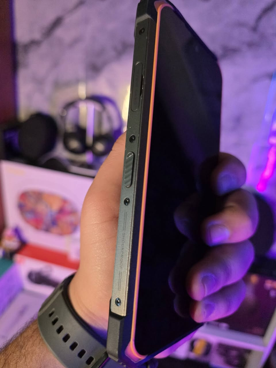 📱 Doogee S86 Pro | Rugged Smartphone 🖤🔥
هاتف مصفّح من الفئة القوية… مصمم للناس اللي تريد جهاز يعتمد عليه بالعمل والرحلات والظروف القاسية، مع بطارية جبارة وأداء ثابت 💪🌍

🛡️ مقاومة بمعايير IP68 / IP69K + MIL-STD-810G
مقاوم للماء والغبار والصدمات

🔋 بطارية 8500mAh تدوم أيام
⚡ شحن سريع 24W USB-C

📺 شاشة 6.1 إنش IPS HD+
محميّة بزجاج Gorilla Glass

⚙️ معالج MediaTek Helio P60
🧠 RAM 8GB
💾 Storage 128GB قابل للتوسعة

📸 كاميرات خلفية ثلاثية:
16MP + 8MP Wide + 2MP Macro
🤳 كاميرا أمامية 8MP

🌡️ ميزة خاصة: Infrared Thermometer لقياس الحرارة عن بُعد

📡 يدعم 4G Dual SIM + NFC + Bluetooth 5.0

💎Doogee S86 Pro 
مو موبايل عادي… هذا جهاز مصفّح يتحمل كلشي ويكمل وياك بكل الظروف 🖤🔥

للحجز والاستفسار خـاص…📩


**إذا كنت صاحب هذا الإعلان وتريد حذفه لأي سبب، رجاءا أرسل رسالة إلى الدعم الفني**