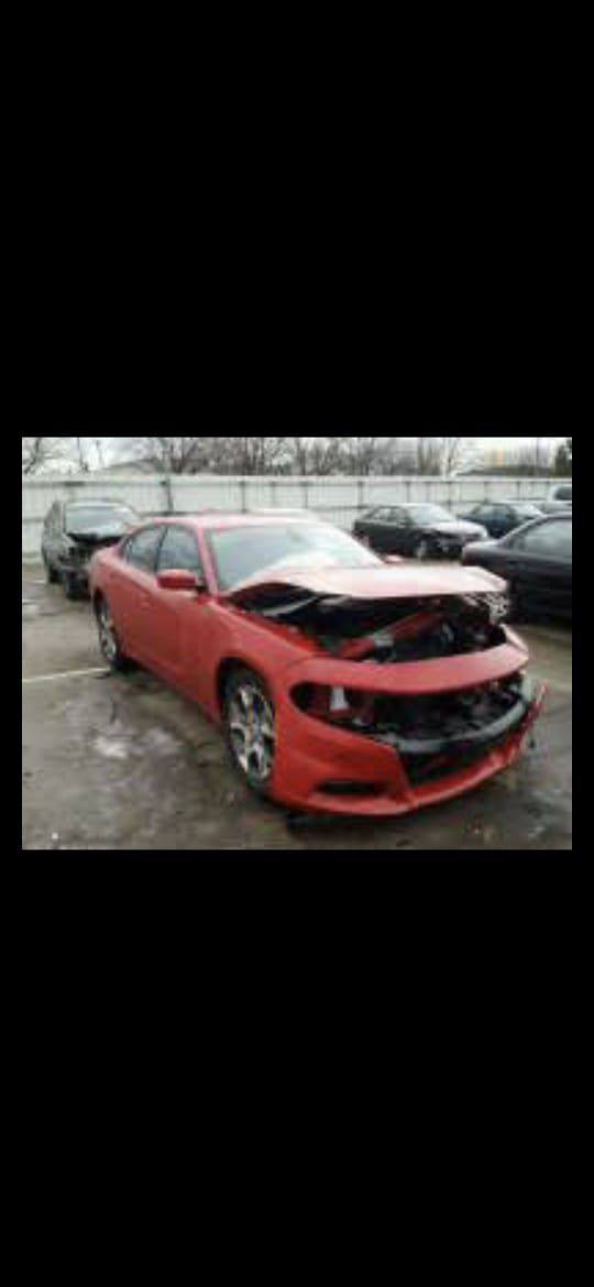 السلام عليكم شباب
جارجر رالي 2016 فور ويل ملغي كامل السياره حاليا تو ويل ماشيه ١٠٦ ميل استخدام  شخصي محدث اس ارتي صور الحادث بلمنشور 
تشغيل عن بعد 
شفتات استيرن
كشنات تدفه تبريد
اكسل قفل 
السعر 162 و بيها مجال 
الاتصال على  ***********
