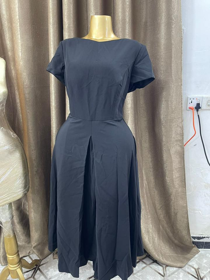 فساتين جديد ماركات مختلفة 
متوفر موديلات اكثر 
توصيل جميع المحافظات 
اسعارهن مناسبة 
الي تحب تشوف موديلات اكثر او تحجز 
***********
