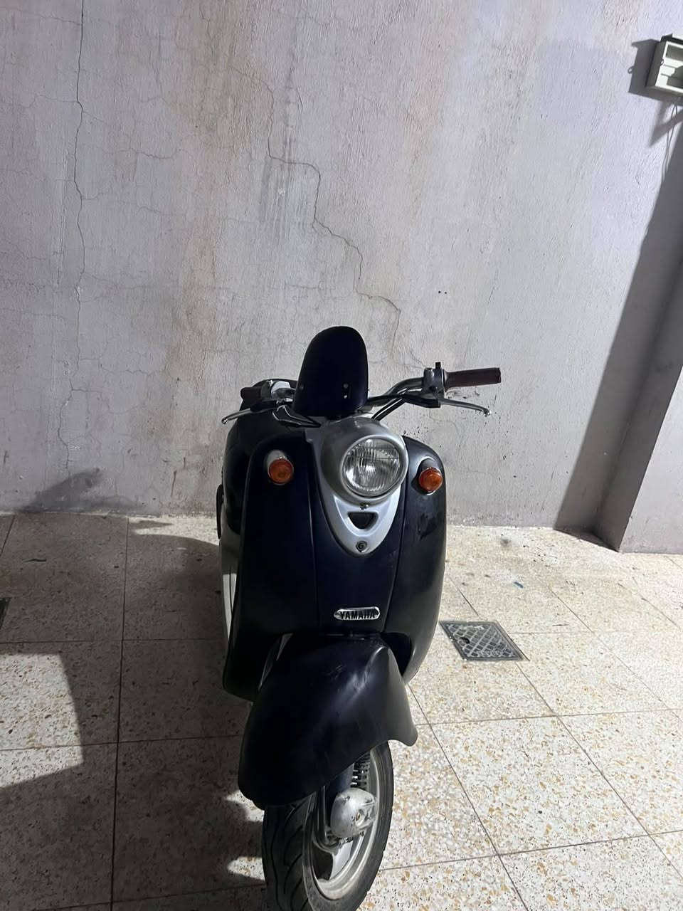 دراجه عبد الحليم نضيفه  للبيع 
محرك مجفت جديد
كهربائيات شغاله 
ناعمه جدا  
سعر ٣٠٠ وبي مجال قليل 
للاتصال ***********
