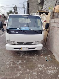 سياره فنتيره موديل ٢٠٠٠ السياره جاهزه من كلشي كير مكينه صدر جاهزه تحوي...