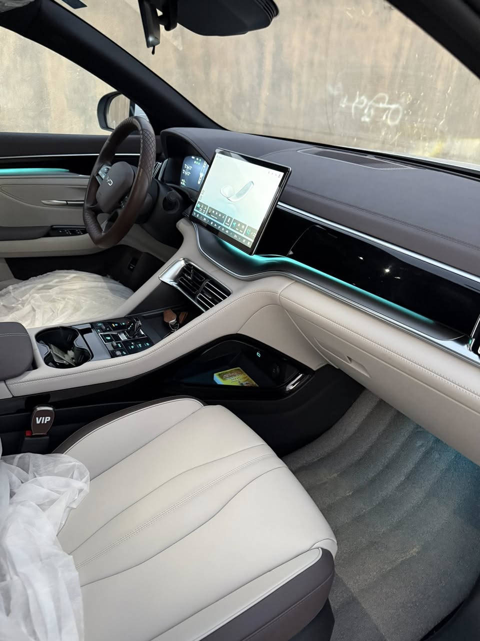 السلام عليكم 
للبيع فقط BYD سونك بلس موديل 2025 السياره ماشيه 1300 
600 HEV 
700 EV
مواصفات السونك بلس المعروفه 
السياره باسمي تحويل مباشر 
السياره كفاله عامه رقم بابل


**إذا كنت صاحب هذا الإعلان وتريد حذفه لأي سبب، رجاءا أرسل رسالة إلى الدعم الفني**