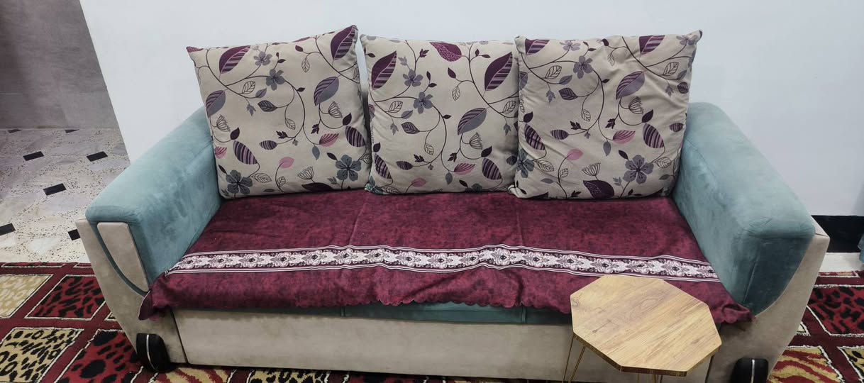 السلام عليكم
تخم مستعمل نظيف كما موضح في الصور 
عشرة مقاعد
مكاني بغداد الراشدية 
لا يوجد توصيل


**إذا كنت صاحب هذا الإعلان وتريد حذفه لأي سبب، رجاءا أرسل رسالة إلى الدعم الفني**