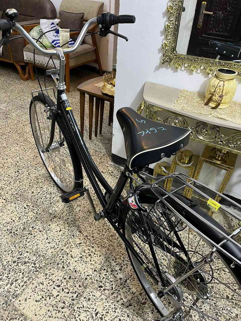 سلام عليكم باسكل 🚲بناتي ياباني🚲 للبيع لباسكل جديد اي نقص مابي تايرات جدد بريكات جدد كير 6نمره شغال وكلوب حساس امامي شغال مال حاويه حجم ٢٦ مصار هواي من اشتريته سعره 125الف دينار مكاني بغداد حي الاعلام للتواصل اتصل ***********
