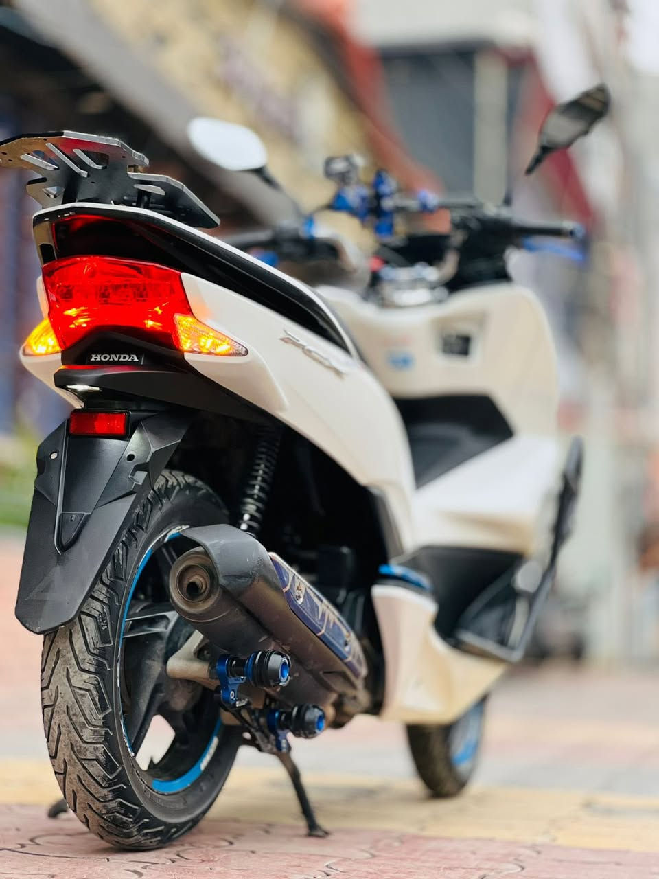 بي سي اكس مال رمبة جديدة كلش منقصهة برغي علة وضع الوكالة ومكفولة كفالة عامة جيل الثاني موديل 2018 ماشية 7 الف فقط نازلة رمبة بيدي تاخذهة ونت مطمئن جديدة كلش وحلة من الصور وبل عافية عل ياخذهة السعر 18 ونص مكاني بغداد المنصور ***********
