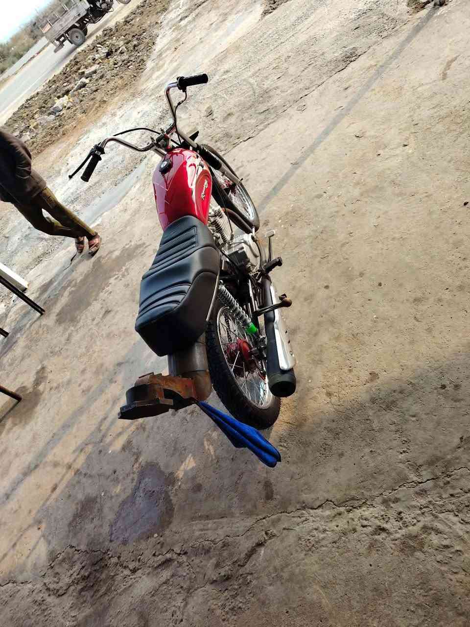 السلام عليكم شباب نامة حربي موديل 2026 (اوراق اسكنر) الدراجة تعمير اصلي ✌🏻 الدراجة شرط النهضة ولسرعة اذا مو( 120)😈 لأتاخذ محرك كفالة ما مفتوح الدراجة معمرهة قبل 15 يوم  بسعر الكلك الله شاهد ب625 🔥وبيهة مجال للطيبين   المكان نجف ناحية الحرية نت ماعدي يولد لحد يراسل  التصال  (***********)
