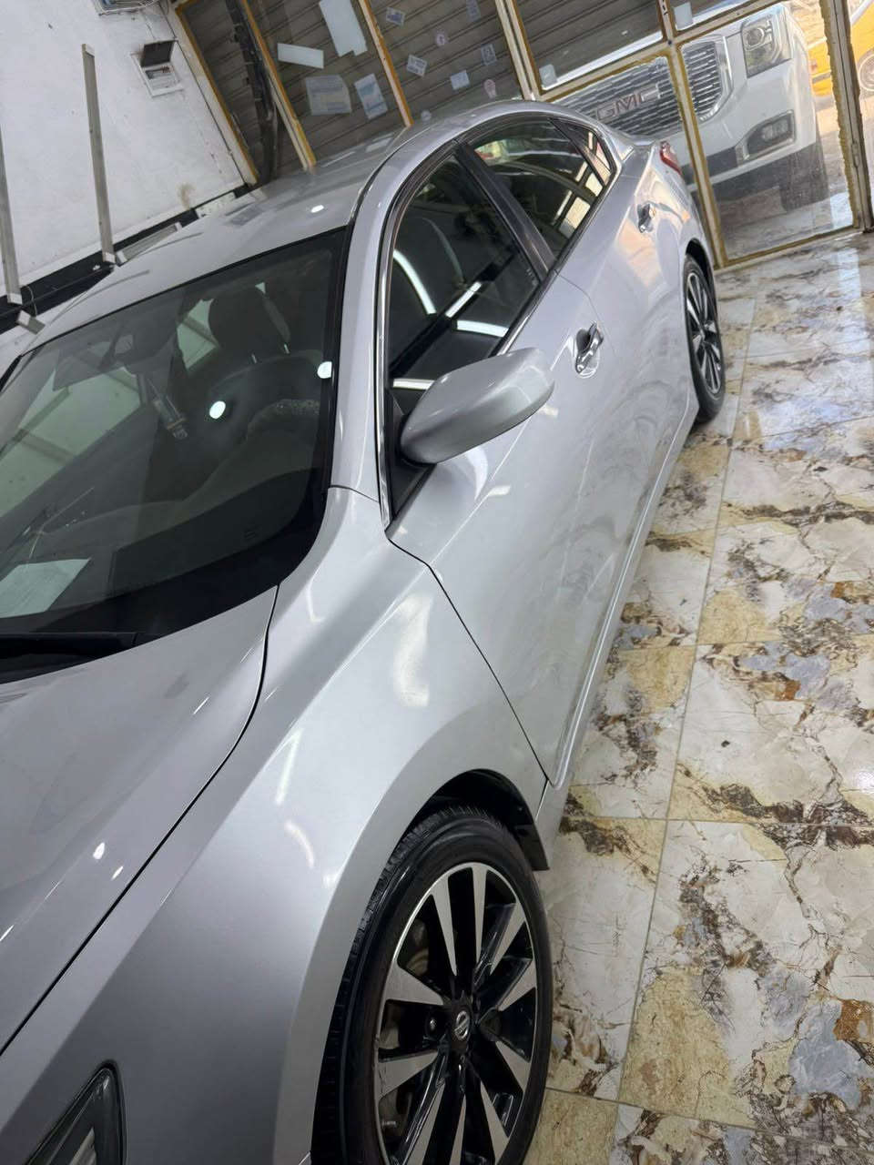 تم تخفيض السعر 
بيع مستعجل 

� للبيع سيارة — [نيسان التيما ]
• الموديل: [2018]
• المواصفات: [فول ما عدا الفتحه]
• المحرك: [2500] — بنزين
• العداد: 139] ml

✨ مميزات إضافية:

 • [كاميرا خلفية / شاشة / بلوتوث / مثبت سرعة /بصمه ابواب / بصمة تشغيل  / حساسات…]

السونار  مرفق بالصور 

📍 الموقع: [حله -حي الامام ]
💰 السعر المطلوب. 98 $]
📞 للتواصل: [*********** حلة, بابل
