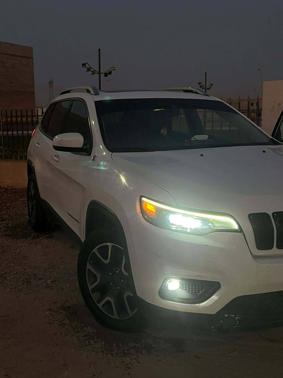 السلام عليكم
‎اريد مراوس بنيسان روج حديث وانطي فرق اذا نتفق.
‎السيارة فول كلش، فئة لاتتيود بلاص موديل21. ضربة جانبية، محركها بلادي حتى بلكاتها بلادية
‎كشنات جلد، بنوراما، تحكمات ستيرن، تدفىة كشنات وستيرن، رادار امامي خلفي، كامرة.
‎مكينة 4 سلندر، 2400
‎ماشية 73 ميل
‎مكاني كربلاء
‎***********
‎
