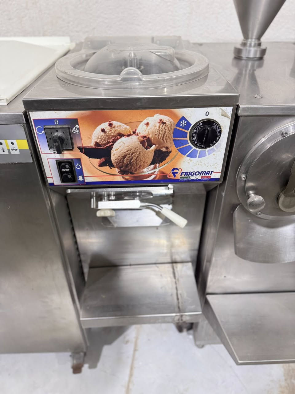 #معرض #الايطالي
إنتاجية Ds  فريكومات أيطاليا 🇮🇹
8  لتر 
مستخدم قليل 
نضيفه جدآ 
تبريد ماء 
3 فيز 

السعر والتفاصيل مراسله الصفحة 
أؤ الأتصال هـ ***********
العنوآن بصره 
#سيدحسين
