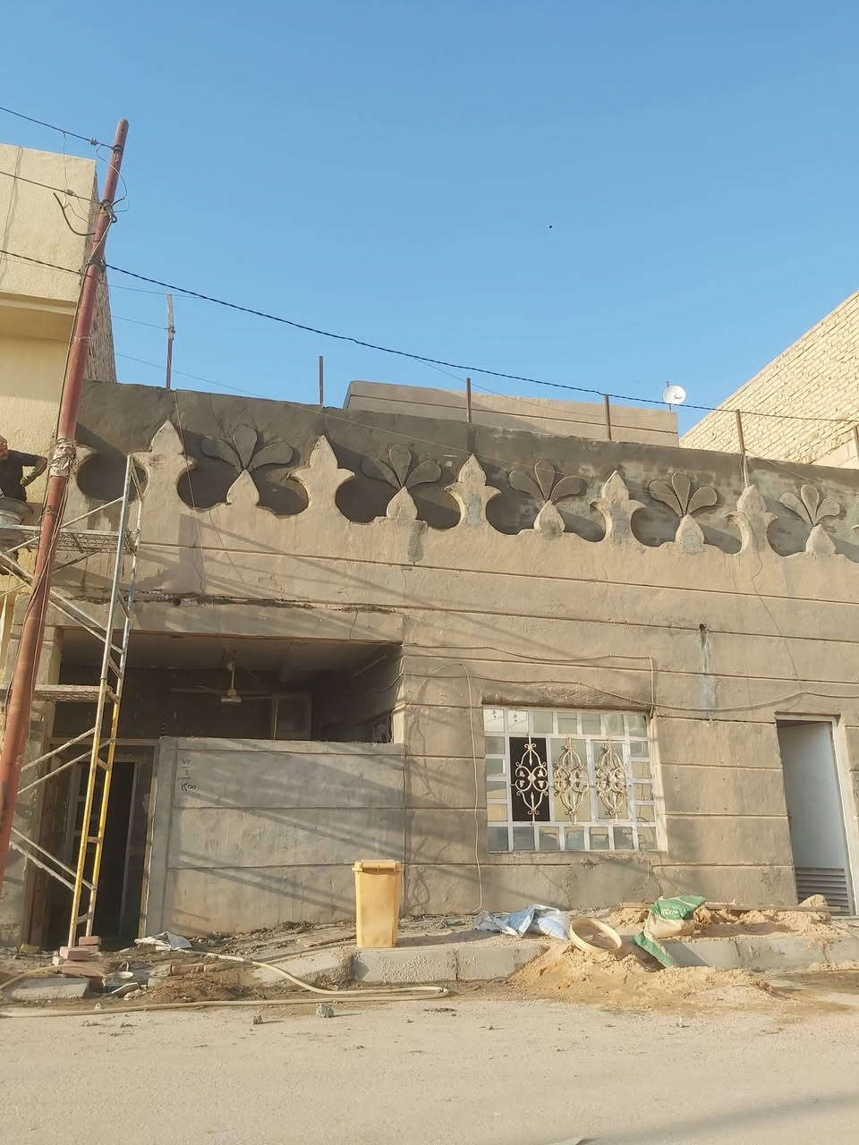 ---

🏡 الخزرجي للخدمات العامة 🛠️  
تم بعون الله… نقدم لكم أفضل خدمات ترميم المنازل بالكامل!

نحن فريق متكامل من الحرفيين المختصين في:  
🔹 ترميم الأرضيات والجدران والأسقف  
🔹 تمديدات الكهرباء والمجاري  
🔹 تصميم الحدائق والمرشات والمساحات الخضراء  
🔹 أعمال الحدادة الحديثة وتشطيبات الواجهات  
🔹 تنفيذ سلالم خارجية بجميع الأشكال

✨ جودة عالية، احترافية في العمل، وأسعار تنافسية تناسب الجميع!

📞 اتصل بنا الآن:  
📱 *********** | 📱 ***********

دع منزلك يحكي قصة جديدة من الجمال والرُقي مع الخزرجي 💚

---
