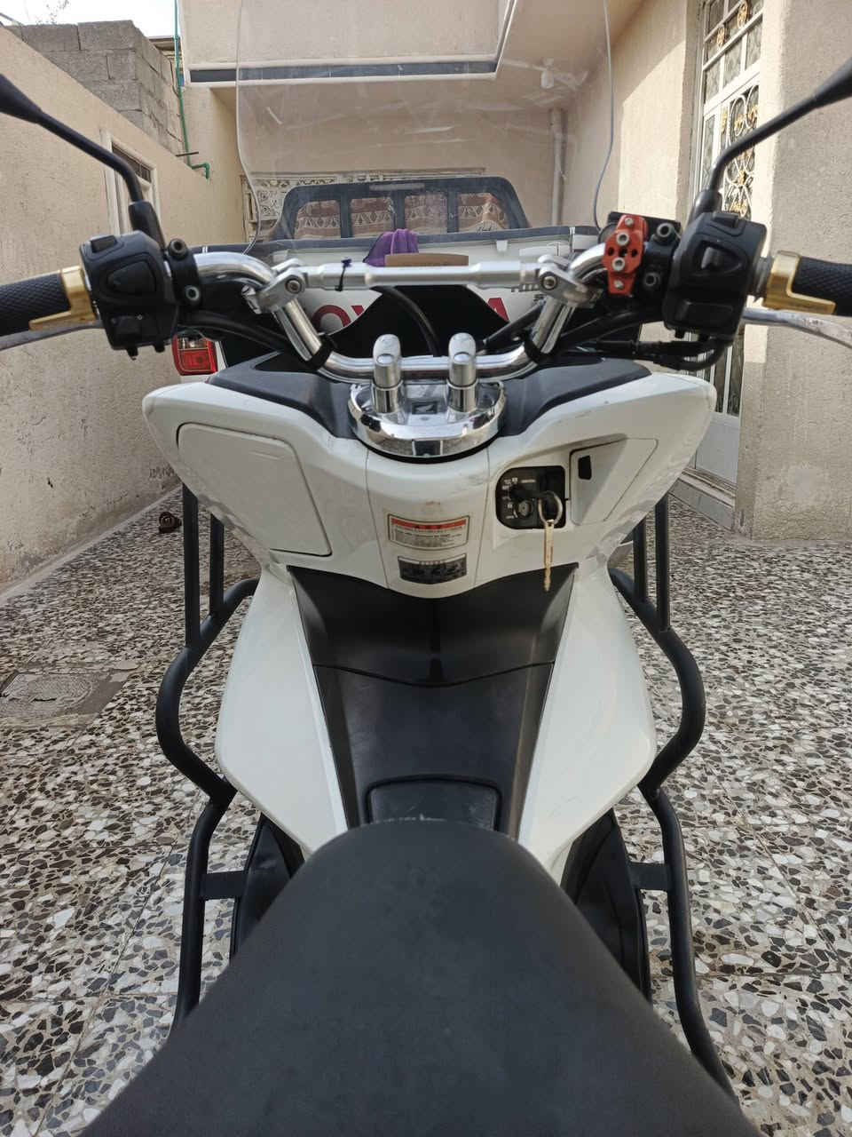 سلام عليكم بي سي إكس جيل الثاني
ياباني جي إف مكفولة كفاله عامه ماشيه 19 ألف 
جامه طويله درع الأصلي سستم نيكل حساس زدحام
ستان حساس دراجه خير من الله فول نعومه
سكن بغداد حي النصر   ***********
