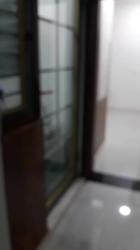 طالب ابحث عن طلاب للسكن 
شقة كبيرة (ستديو غربي) متكامل الخدمات 
مفتوح عالمطبخ مع الغسالة الثلاجة 
مع الحمام ويوجد منور خارجي للطباخ
نريد طالب او موظف زملاءسكن
ايجار الشقة  450 الف
واتساب او اتصال ***********
