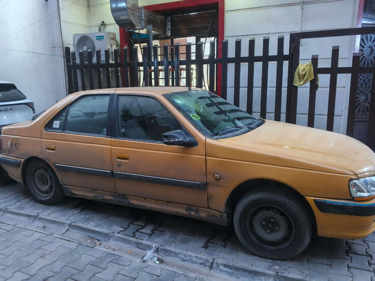 بيجو بارص ٢٠١٥ بيه بنيد مبدل وجاملغ سياره مكينه كير مكفوله سستم سماعات شاشه منضومه زنون بيه نقوصات قليله اماً الميكانيك مكفول مشط جديد 
عنواني المنصور ***********
