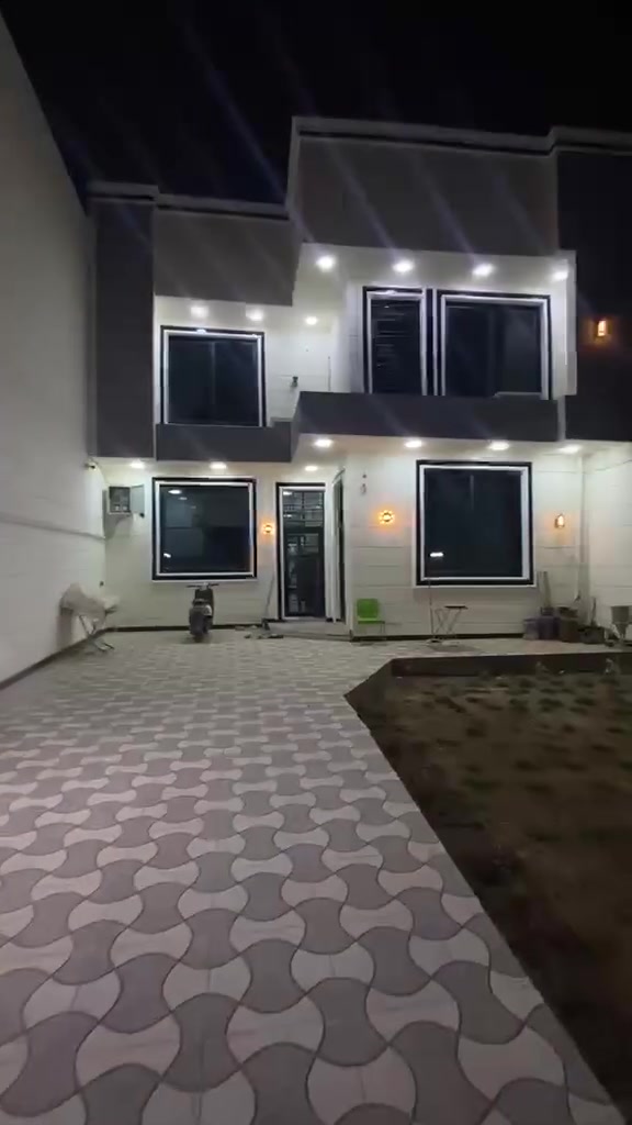 الدارللبيع البكرلي الاولى فرع مخبز لليمونه قرب مضيف شيخ غيدق طابقين بناء حديث 26 تبليط بلباب وخدمات كامله 300متر 4غرف واستقبال وكلدور عدد2وصحيات عدد 3 مطبخ عدد 2 البيت فول موصفات  ***********رقم صاحب البيت
