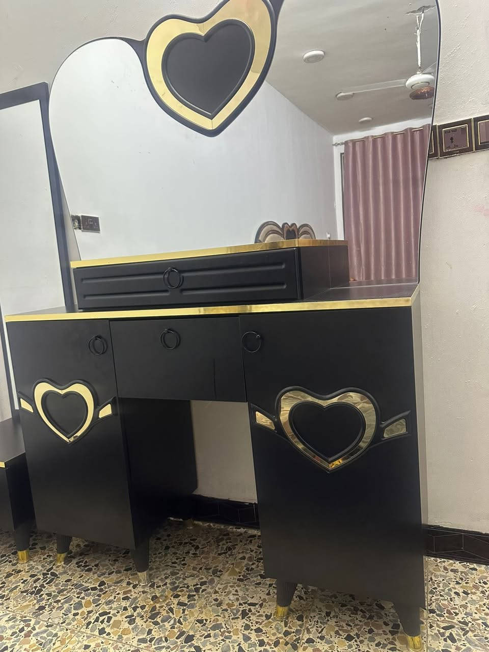 غرفة ايطالية مستخدمة شهرين فقط نظافة 100%
750 الف وبيها مجال قليل

مكاني بغداد واتساب ***********
