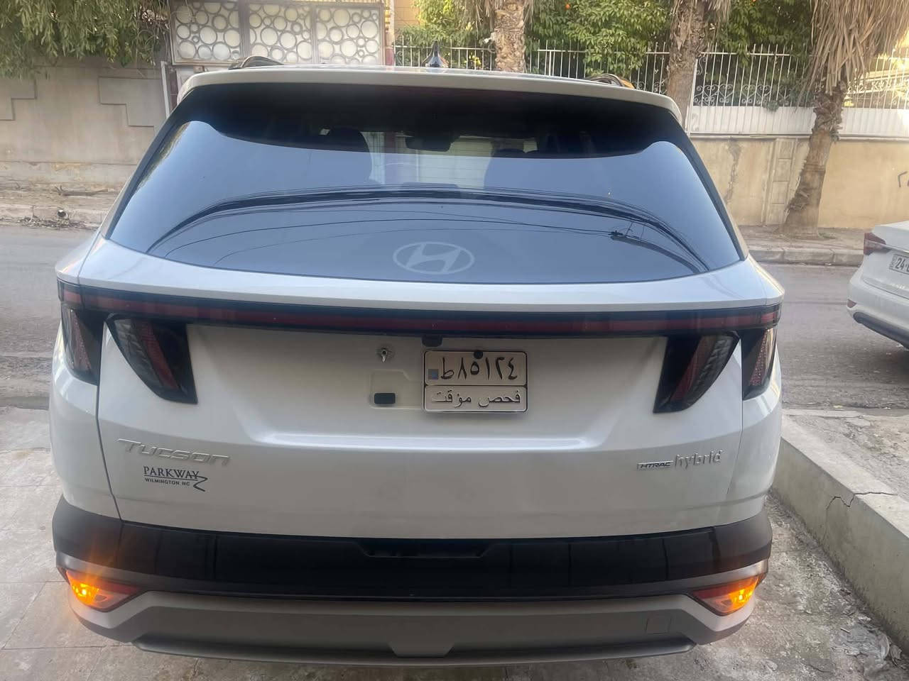هیوندای تكسون 2025 شكل جديد وارد أمريكي هايبرد
اللون ابيض 
سعر :240 ورقة   
عداد المسافه : 4400 ميل 
حجم المحرك :1.6 توربو  (4.سلندر )
السياره بچم كبس ✅
ملاحظه : چاملغ الخلفي ربع صبغ بدون نقطه دواخل100% 

مواصفات
كيج الكــــتروني واحد شاشه 🖥️
سقف بانوراما
انــــارة دشبول
بصمة ابواب
بصمة تشغيل 
تشغيل عن بعد (𝐑𝐄𝐌𝐎𝐓𝐄 𝐒𝐓𝐀𝐑𝐓)
شاحن هاتف لاسلكي
شاشة دشبول ديجيتال 
شفتات استيرن
هاند بريك بصمة
اوتو بارك (𝐀𝐔𝐓𝐎 𝐏𝐀𝐑𝐊)
اوتو هولد (𝐀𝐔𝐓𝐎 𝐇𝐎𝐋𝐃)
اوتو ستارت (𝐀𝐔𝐓𝐎 𝐒𝐓𝐀𝐑𝐓)
اوتو ستوب (𝐀𝐔𝐓𝐎 𝐒𝐓𝐎𝐏)
رادار 360
رادار امامي (تحديد مسار)
رادار جانبي  (نقاط عمياء)
رادار خلفي (التحذير من الاصطدام)
حساسات 360
حساسات امامي
حساسات جانبي 
حساسات خلفي
نظام (𝐒𝐌𝐀𝐑𝐓)
نظام (𝐒𝐏𝐎𝐑𝐓)
نظام (𝐂𝐎𝐌𝐅𝐎𝐑)
نطام (𝐄𝐂𝐎)
نظام(𝐒𝐍𝐎𝐖)  
كشنات جلد
كشنات هيتر  امامي 
تحكمات استيرن
تبريد لمس
تبريد مركزي 
صندوق شفط كهربائي 
لايتات (𝐋𝐄𝐃) لید عدسة زينون 
بكلايتات (𝐋𝐄𝐃) لید
 ويل كروم 
تفاصيل اكثر الاتصال ***********
رقم الشاصي KM8JCDD17SU295157

