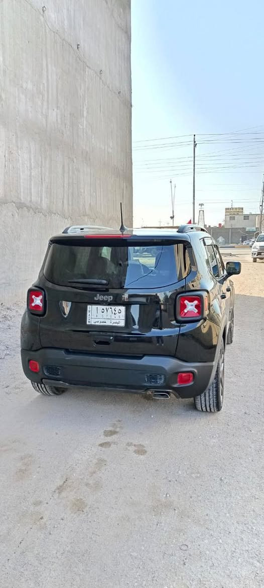 لبيع سيارة: جيب رينجيد
الضرر: خشم الجاملغ وخشم اللنيد راجعات بارد 
•الرقم: بصرة بأسمي 
•الايرباكات: سليمة
 الشواصي سليمة

•المواصفات :
▪️السيارة: رينجيد
▪️الموديل: 2021
▪️المحرك: 2400
▪️العداد:50 كيلو وقابلة للزيادة 
▪️حجم الويل: ويل كب حجم 17 مع تخم تاير جديد 
▪️قمارة حديد
▪️حساسات خلفية 
▪️حساسات ورادارات الانحراف عن المسار
▪️حساسات ورادارات الاجتياز الجانبية (نقاط عمياء)
▪️كامرة خلفية اصل
▪️غرفة السيارة : كشنات السيارة مخمل 
▪️شاشة الدشبول حجم كبير للتحكم بايعازات السيارة
▪️بصمات عدد 2 للابواب مع بصمة تشغيل
▪️تبريد قطعتين امامي وخلفي
▪️تحكم ستيرن جهتين بلوتوث وحاكية وكروس سرعة وتحكم صوت 
▪️نظام ABS مانع انزلاق
▪️السيارة فول مواصفات عدا الفتحة، جديدة وبوضع الشركة .

السعر المطلوب: 140 مع المجال قليل 
 
الاتصال على ***********
