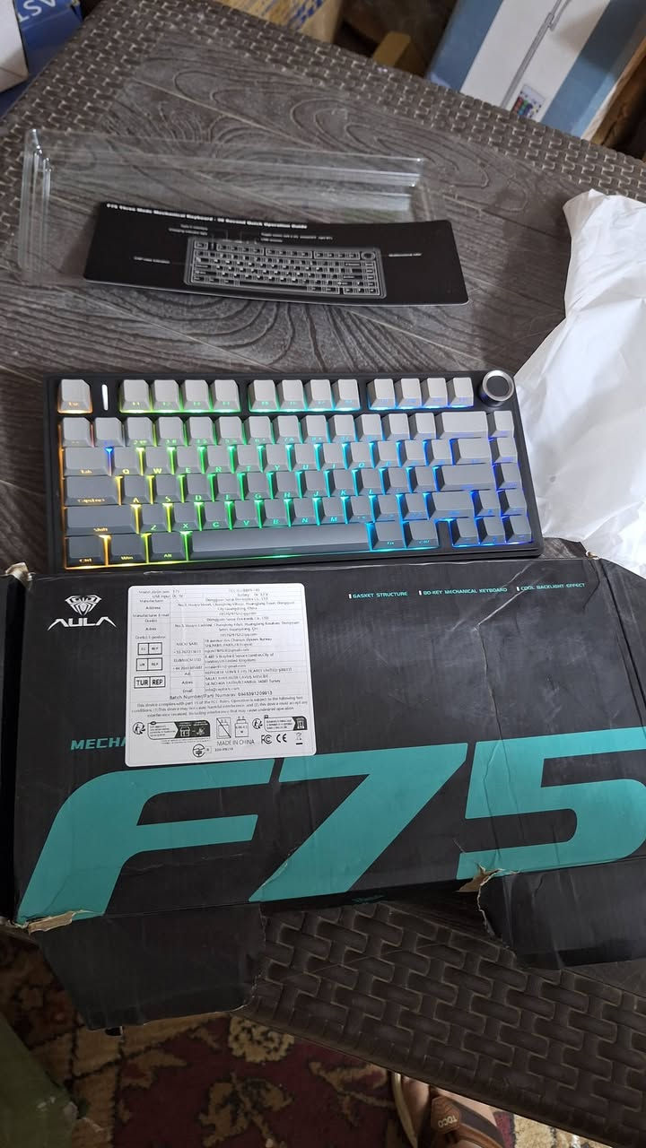 كيبورد للبيع جديد 
F75
كما مضح بالصور


**إذا كنت صاحب هذا الإعلان وتريد حذفه لأي سبب، رجاءا أرسل رسالة إلى الدعم الفني**