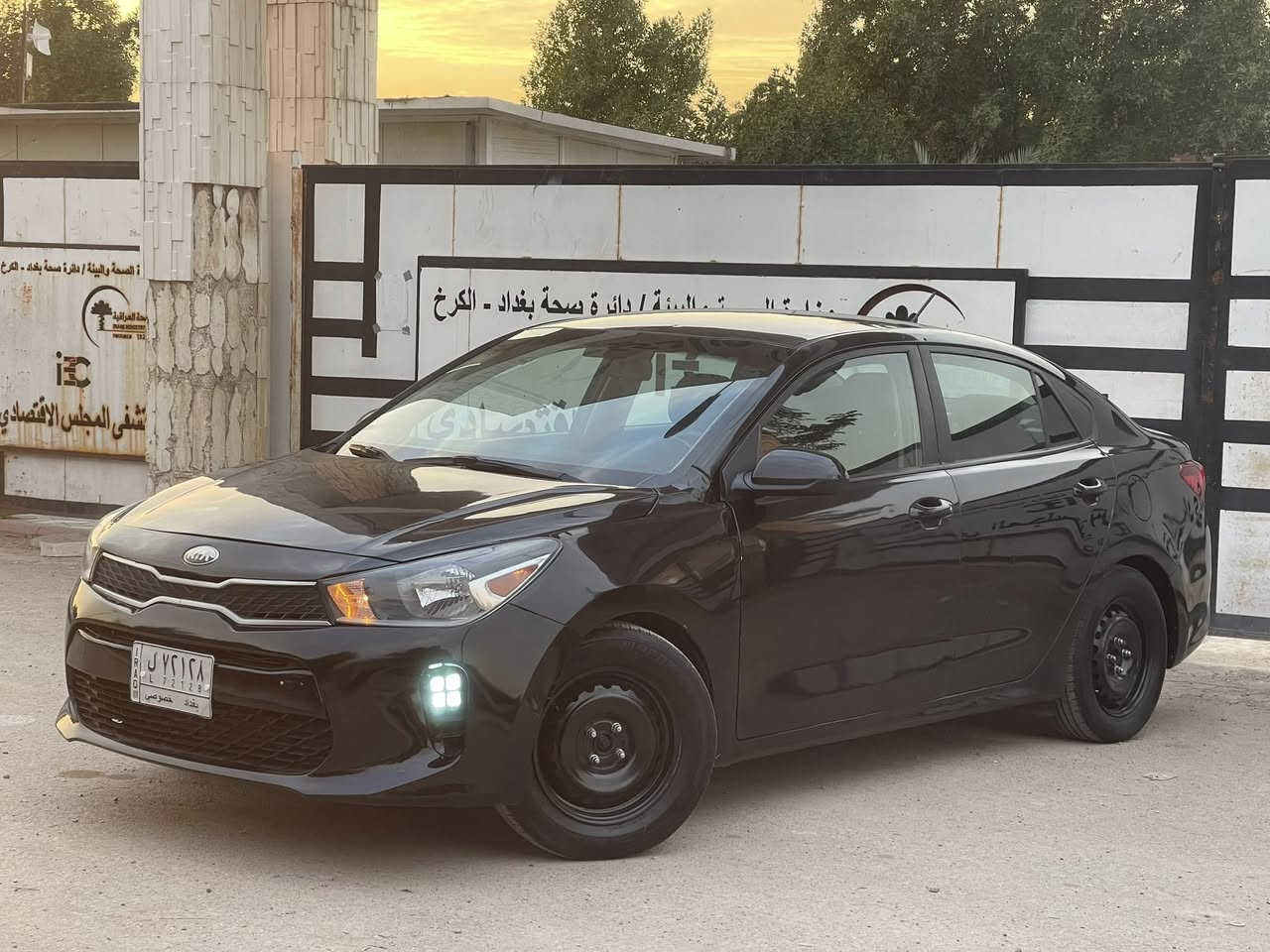 كيه ريو  2020  امريكي حادث جاملغين وبنيد وباب السايق السياره نضيفه وخير من الله كير ايتي محرك دوش  تخم تاير صدر امامي خلفي جديد تبريد ثلج  زنون عالي ناصي شاشه نفكيشن  السياره مقوقين باقيله سنه وتنفك عندي وكاله عامه يعني اني احولك وراقيه موجود   مكاني السيديه تقاطع درويش السعر 78 وبيه مجال   الستفسار ***********
