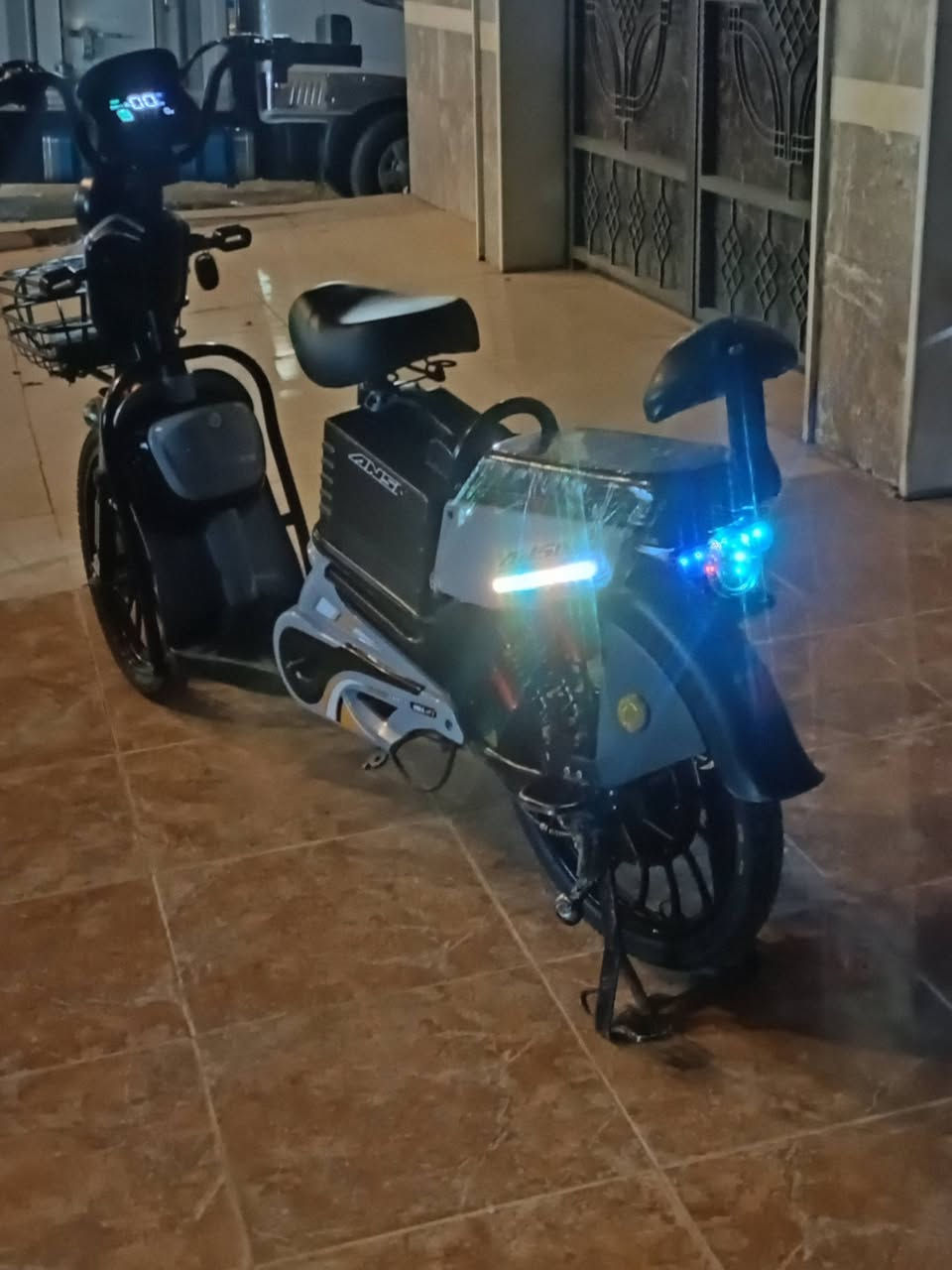 ماطور شحن حجم 20 اخو الجديد نظيف جدا جدا السرعه 99بطاريات كبار كلشي بشرط على فحص كامل مكان اربيل هفلان سعر 350الف ومجال 
*********** وتس
