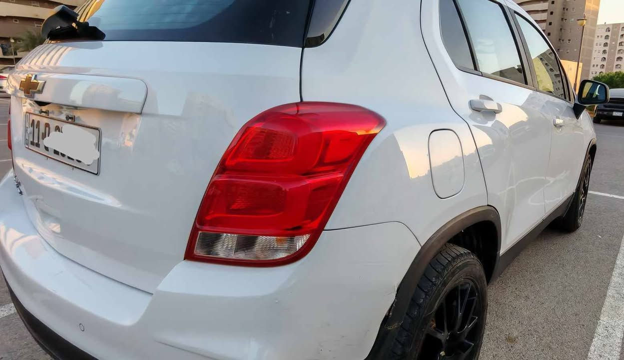 تراكس موديل ٢٢ وارد تبديل  قطعتين .بصمة داخل جلد AWD بيها تصليح الشاصي الايمن مكان بغداد بسماية
*********** السعر ١١٠
