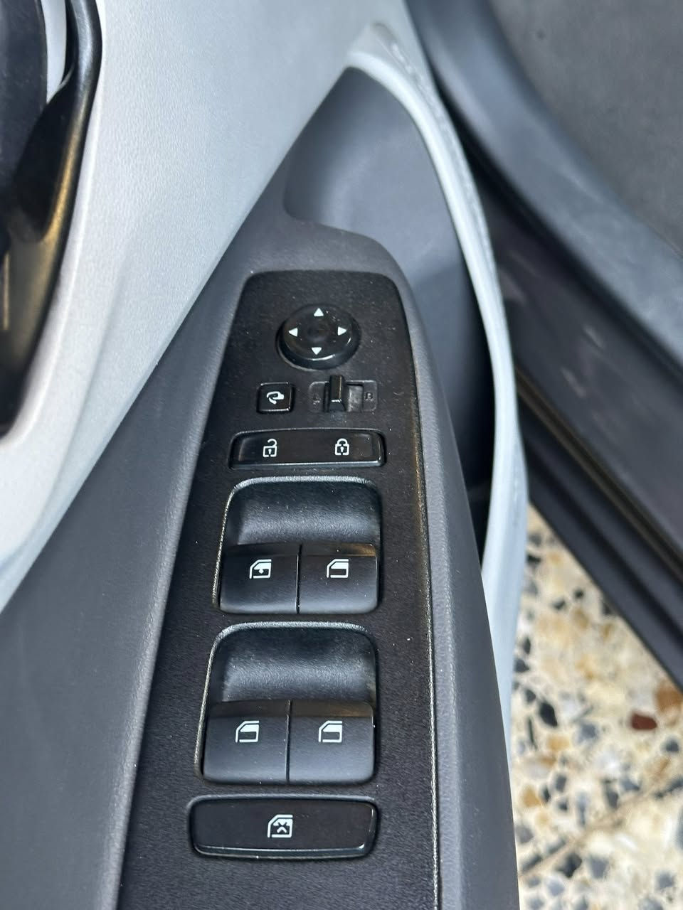 سلام عليكم هونداي كراند 2023 رقم بغداد سياره نضيفه كلش ما بيها لا بارد لا صبغ لا تبديل بعدها بوضع الشركه كفاله كير او محرك او تبريد هزه وسنويه جدد شاشه او كامره دواره منضومه زنون محرك 4 سلندر المرغوب دوشمه جديده تحكمات استيرن مانع انزلاق مري شفط قطعتين تبريد خلفي سياره كلشش نضيفه سعر 116 او بيها مجال رقم ***********
