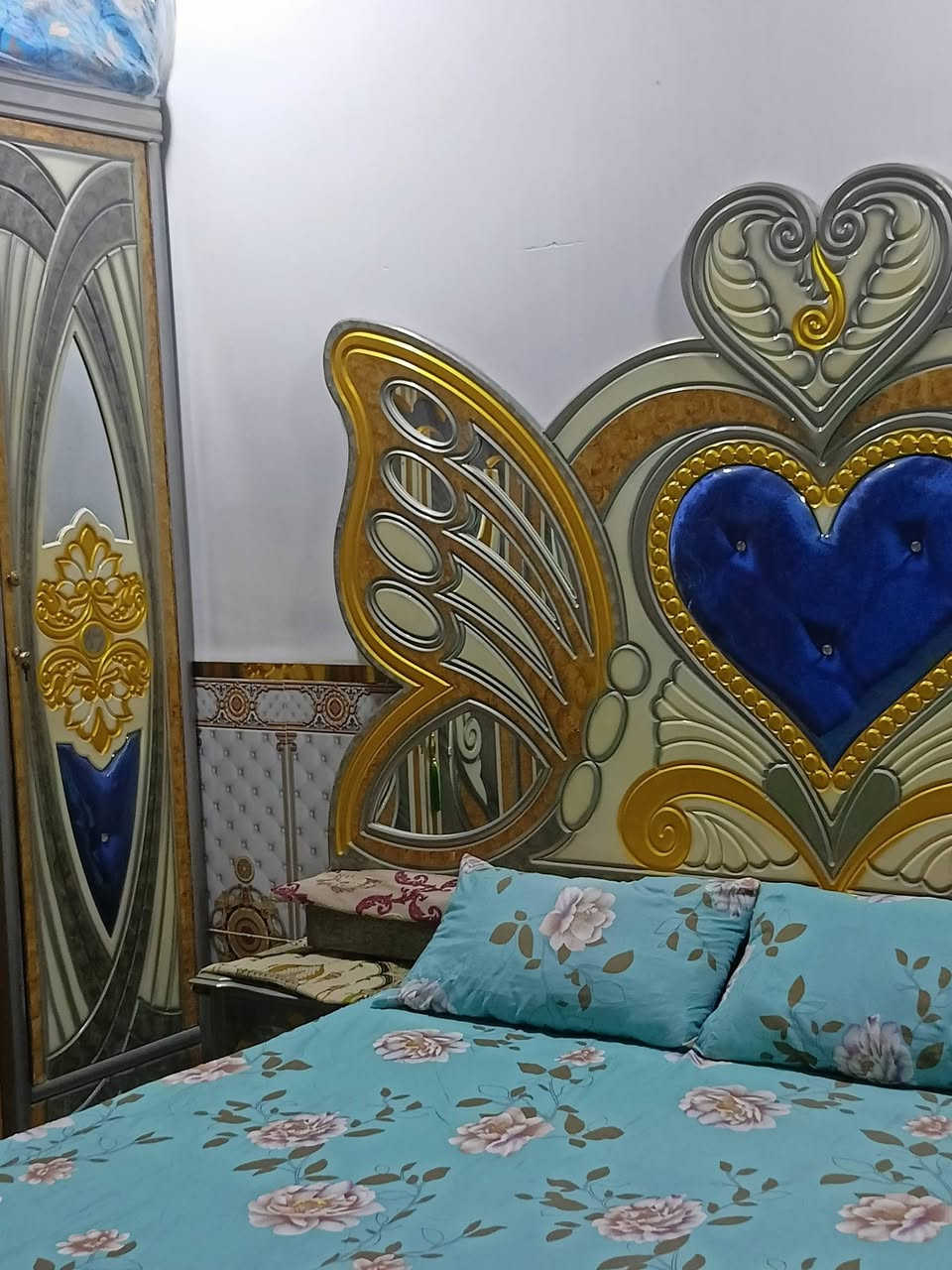 ⭐غرفه للبيع طابقين 6 باب
كنتور + زاويه طابقين + كومديات عدد 2  + جربايه
+  تاج جربايه + ميز بلازمه + ميز تواليت + طابوريه
✅جديده صارلي هيج اشهر من اشتريتهه محتاج فلوس واريد ابيعهه
#اليريدهه_يراسلني خاص وبي خير ويدلل 
مكان نجف حي النداء


**إذا كنت صاحب هذا الإعلان وتريد حذفه لأي سبب، رجاءا أرسل رسالة إلى الدعم الفني**