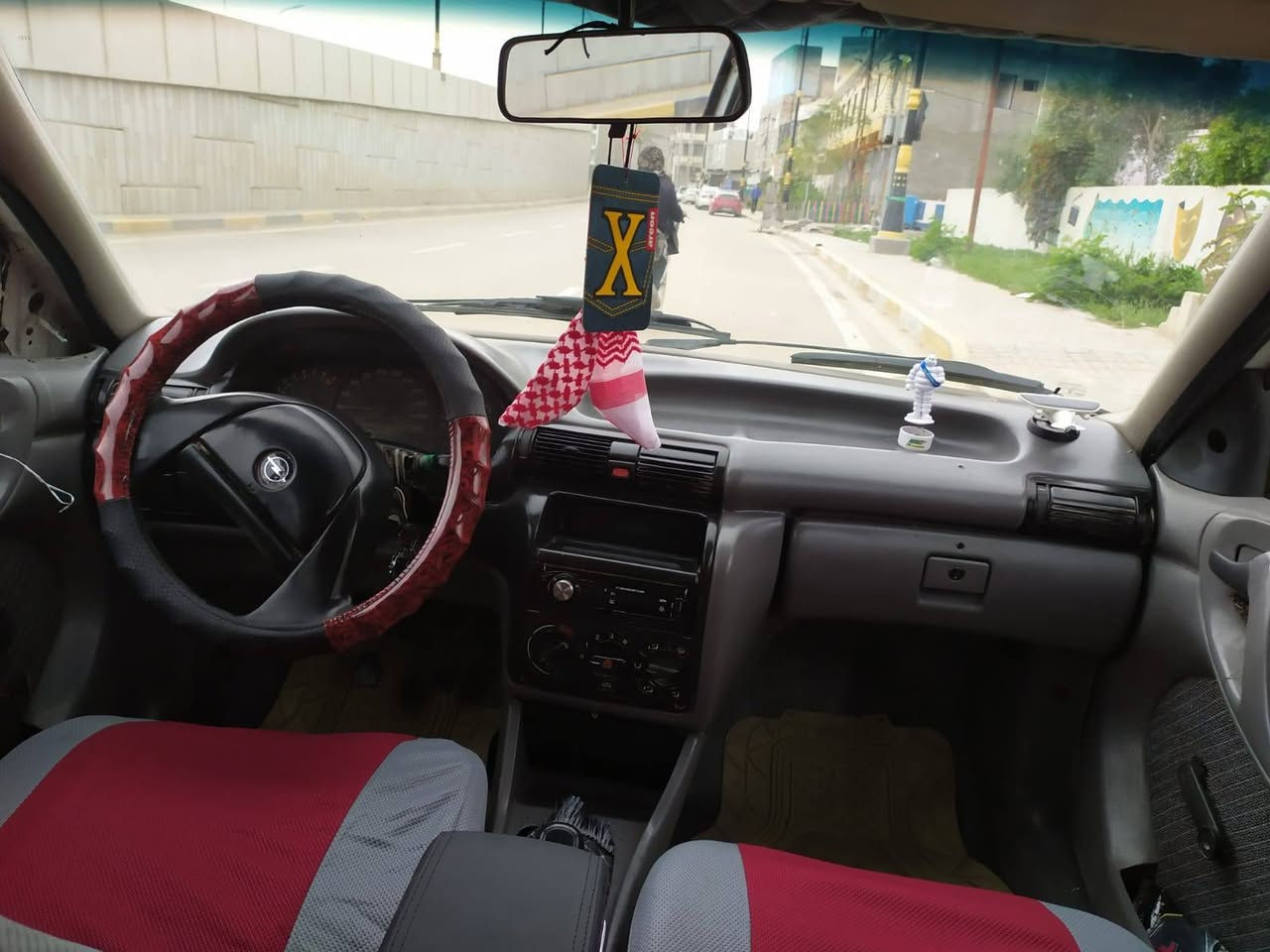 السلام عليكم اوبل استر للبيع موديل 1992 مكفوله من ضربه مكينه وكير خير من الله سياره جاهزه من كلشي رقم نجف السعر 28 وبيه مجال بسيط تصال عل رقم الهاتف 
*********** سياره مال جناي 
.
