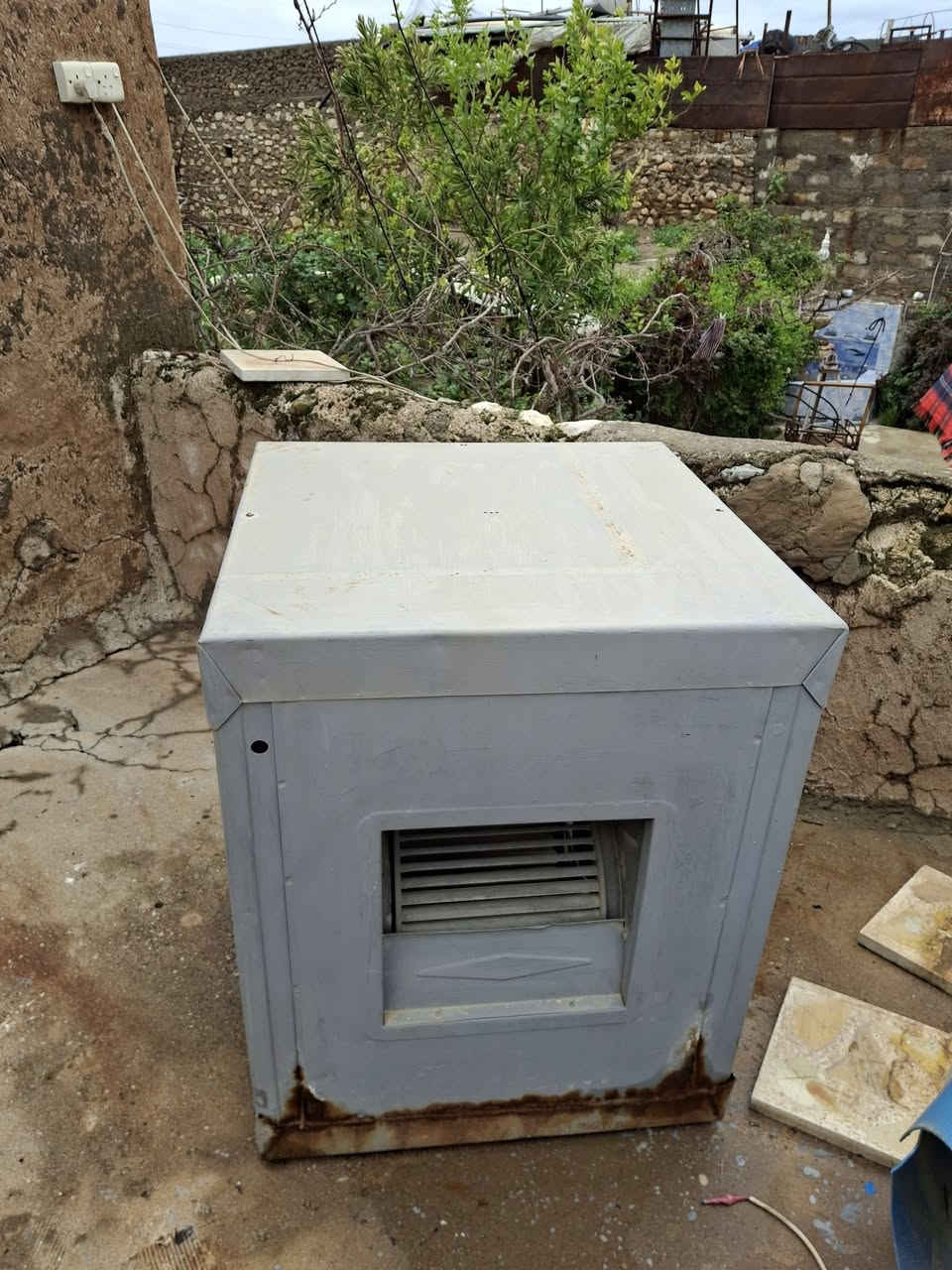 اغراض للبيع في برطلة للاستفسارعلى رقم***********
