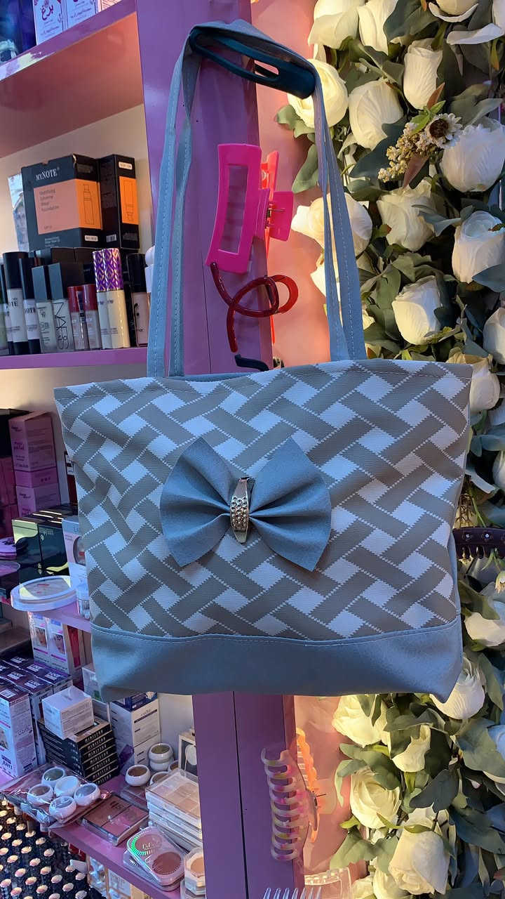 مساء الورد يتوفر لدى كوزمتك الجمال حقائب نسائية سعر الحقيبه 7
حي الفرات شارع الوسط مجاور مكتبه هيا إشارة الأصدقاء


**إذا كنت صاحب هذا الإعلان وتريد حذفه لأي سبب، رجاءا أرسل رسالة إلى الدعم الفني**