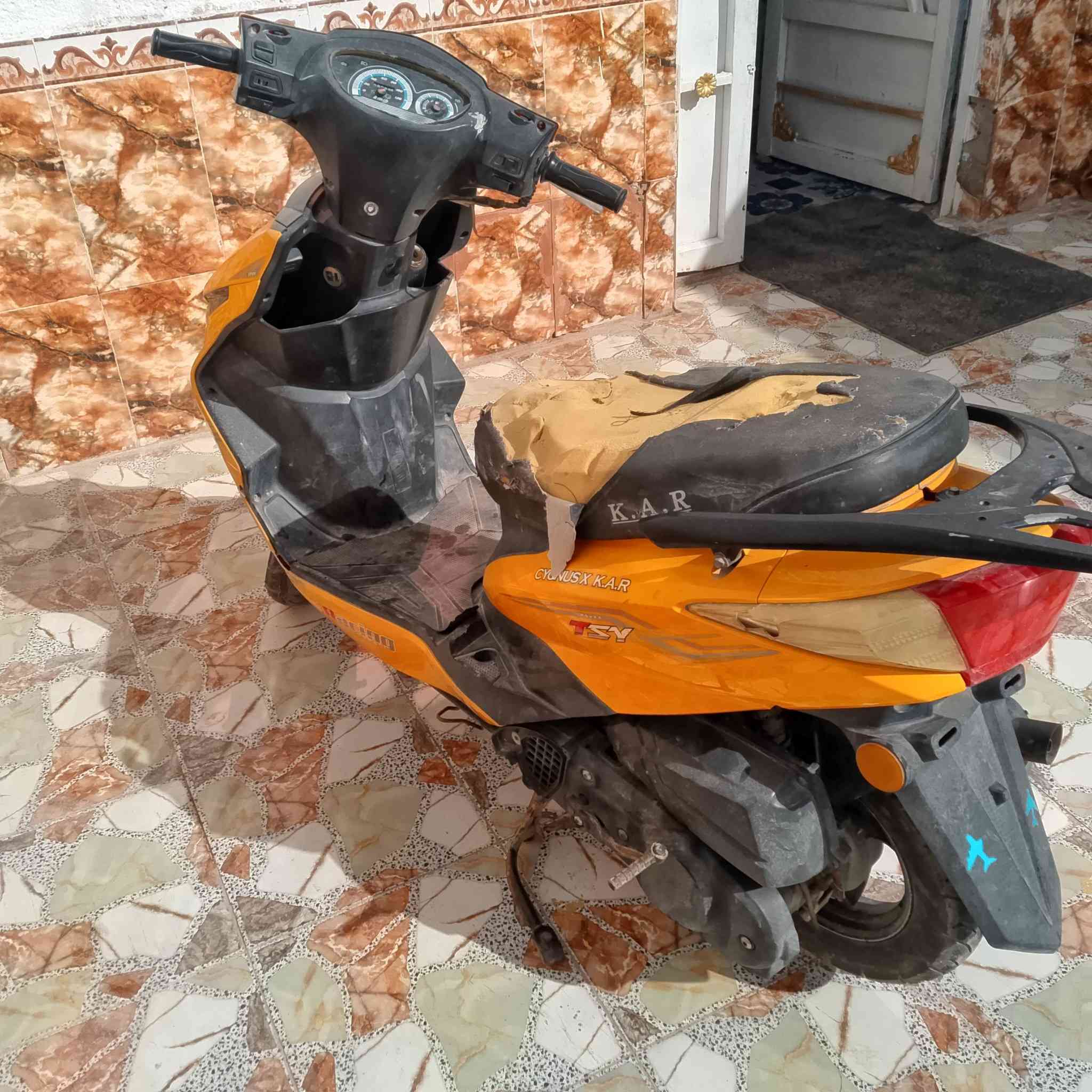 دراجه للبيع مابيه اي شي بيه بس ملاحضات بسيطه  السعر 300 وبيه مجال مكان غراف متواجد عل فيس


**إذا كنت صاحب هذا الإعلان وتريد حذفه لأي سبب، رجاءا أرسل رسالة إلى الدعم الفني**