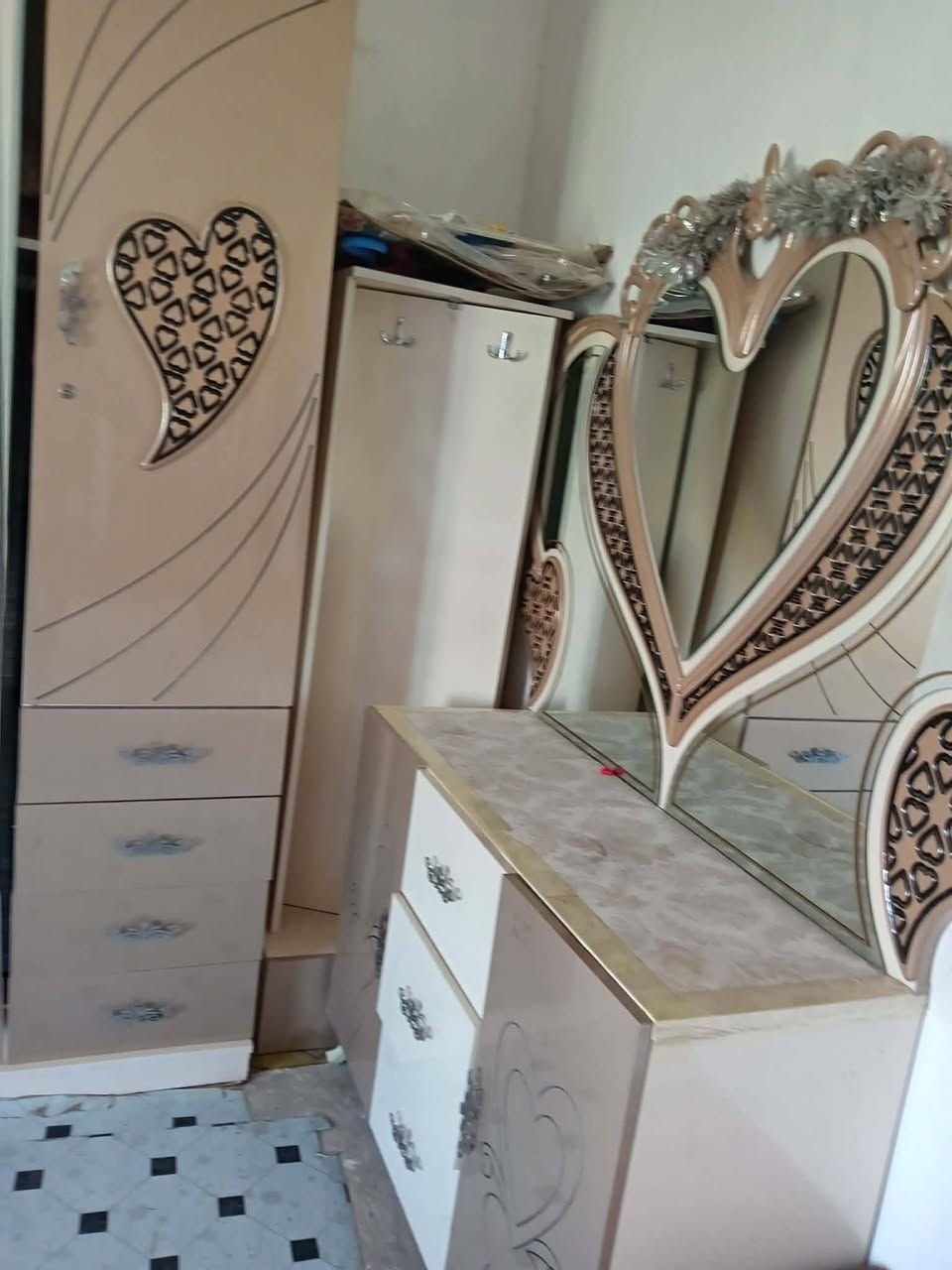 غرفة  تركي للبيع  السعر 800 وبيها مجال


**إذا كنت صاحب هذا الإعلان وتريد حذفه لأي سبب، رجاءا أرسل رسالة إلى الدعم الفني**