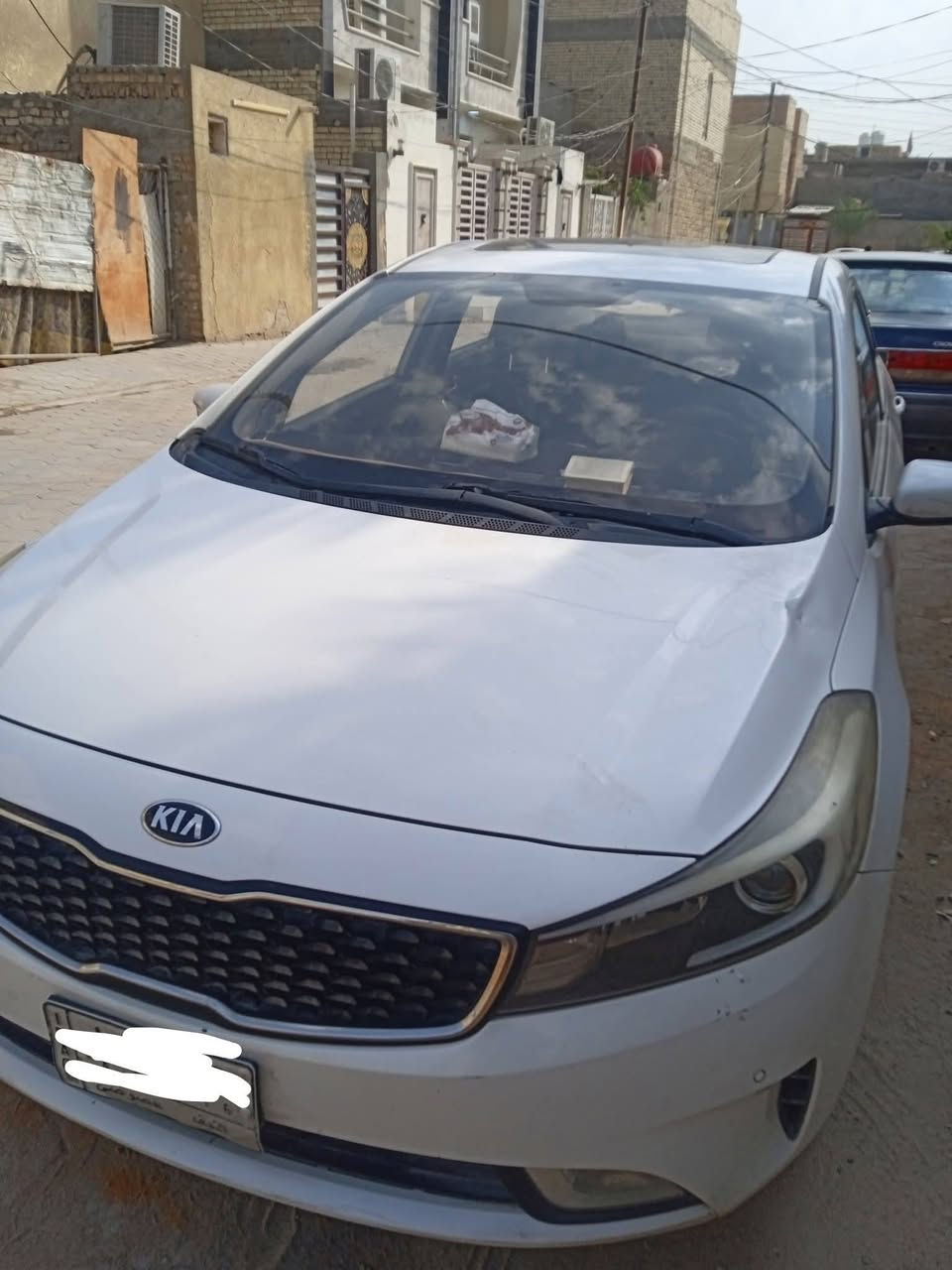 السلام عليكم
للبيع سيراتو ٢٠١٨ خليجي محرك 1600 نجف 
كير محرك شرط 
بيهه ضربه باب خلفي 
السعر ١٤٠ ورقه   فقط بييع
هذا رقم موبايل ***********
