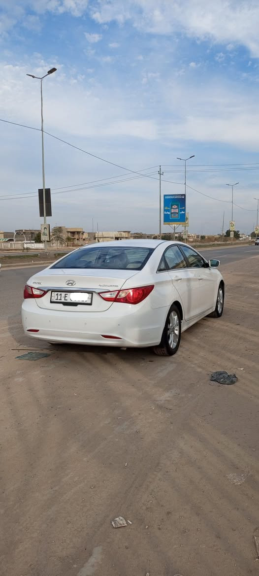 السلام عليكم 
سوناتا 2013
للبيع رقم بغداد 
دولي بأسمي السياره 
مكينه 2400
خليجي 
تبريد شغال 
بيهه قطعتين صبغ 
صدر حداديه تخم تاير جديد 
السياره جديده بمعنى الكلمه 
مال جناي السياره 

مواصفات السياره 
كشن كهرباء 
قطعتين تبريد 
شفتات ستيرن 
شاشه 
اشاير بل مري 

السعر     130 وبيها مجال 
المكان بابل حصوة ناحيه الاسكندريه الاتصال على الرقم فقط ***********
