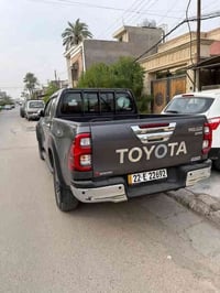 تيوتا هيلوكس ٦ سلندر موديل ٢٠٢٣ ماشية٦٠ الف مكفولة باسمنا فور ويل رقم ...