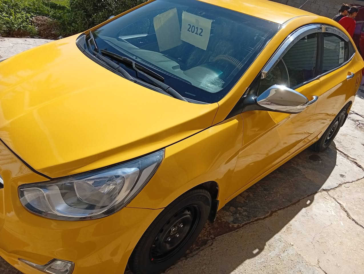 اكسنت ١٢ خليجي 
كفاله من ضربه 
سونار بالمنشور
١٦٠٠ دوش المرغوب 
كم مكان زغار معجون مال تعمير لان دخلتها فرن صبغ جديد صبغ عام  وبولش قبل كم يوم 
تبريد جاهز ما ناقصها شي
غرفتها جديده كلش   
رقم بابل بأسمي  
بغداد السيديه 
٧٩ بيها مجال بسيط حك الجيه 
***********
