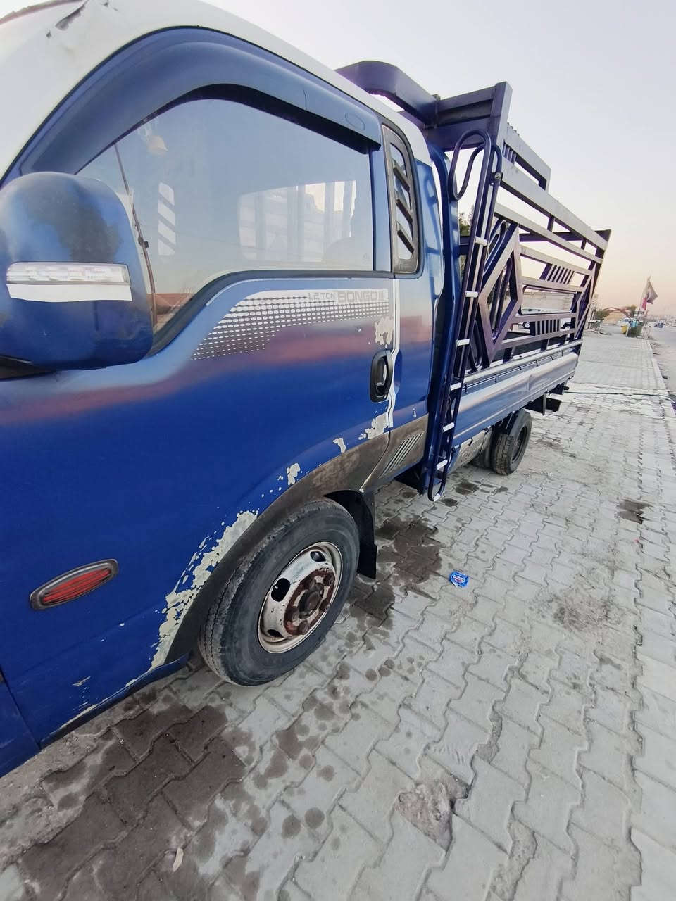 السلام عليكم.....كيا فحل مسكر كفاله.
 7 كير مجول رقم شاصي واضح بسمي رقم انكليزي سنويه مجدده... شرط التحويل عنواني بصرة للتواصل بي واتساب ***********
