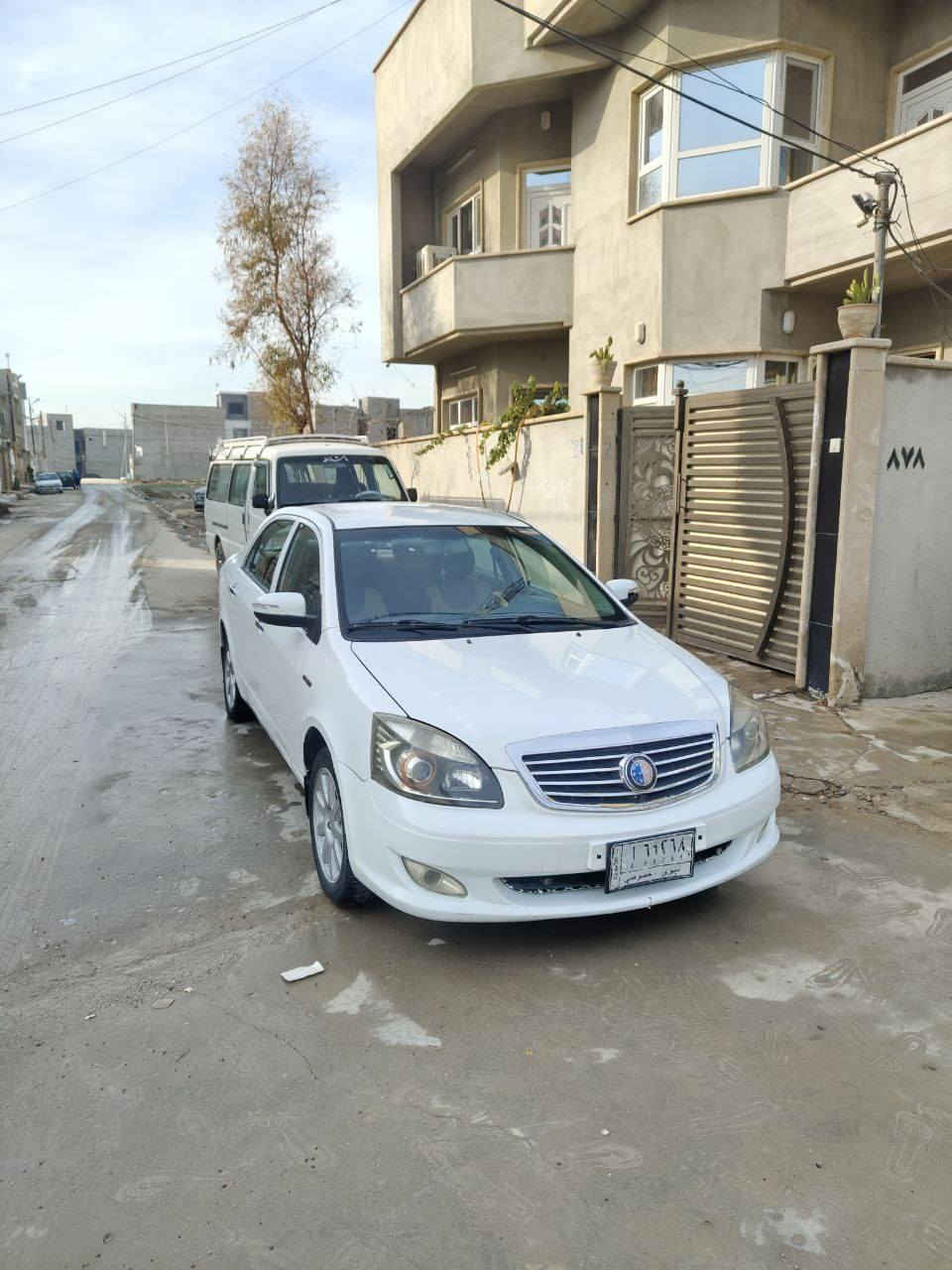 جيلي موبل مديل 2012 كير عادي  رقم نينوئ الماني سنويه جديدة شرط التحويل فقط كابون بانزين بيها 
كير ومحرك شرط بدون تحوير تبريد وتدفئه شغاله 
سياره بدون صبغ فقط تعديل بارد باب خلفي 
مكان سياره موصل الايسر الكندي الثانية
سعر 65 وبيها مجال للشراي 
*********** 
***********
