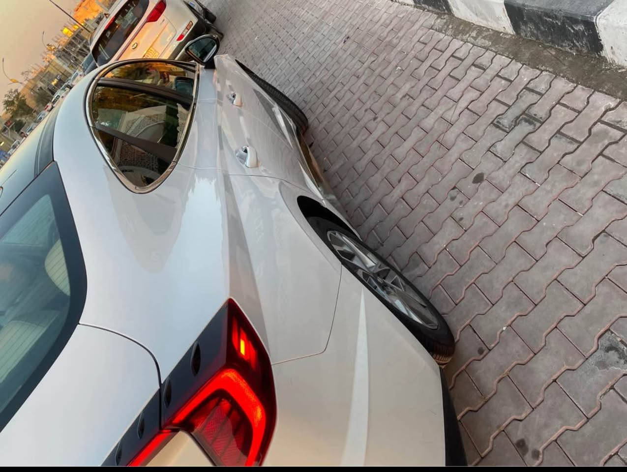 السلام عليكم سوناتا 2020 وارد امريكي حادثه فقط بل دعاميه ونفسه لبلاديه مرجعه ولباقي مكفول من لبارد وصبغ سياره حلوه ونظيفه فول موصفات 
بنراما 
بصمه 
رادار امامي خلفي 
اشاير بل مري 
حساس بل مري 
تشغيل عن بعد 
نظام ترحيب 
قياده ذاتيه 
تحديد مسار 
نظام سبورت وقتصادي 
مكينه 2500 طبيعي
كشنات تدفئه 
ستيرن تدفئه 
سياره جاهزه من كلشي رقم اربيل بأسمي مداور ثاني يوم مكانه نجف حي جامعه ***********  
سعره 190 وبيه مجال النجف, العراق
