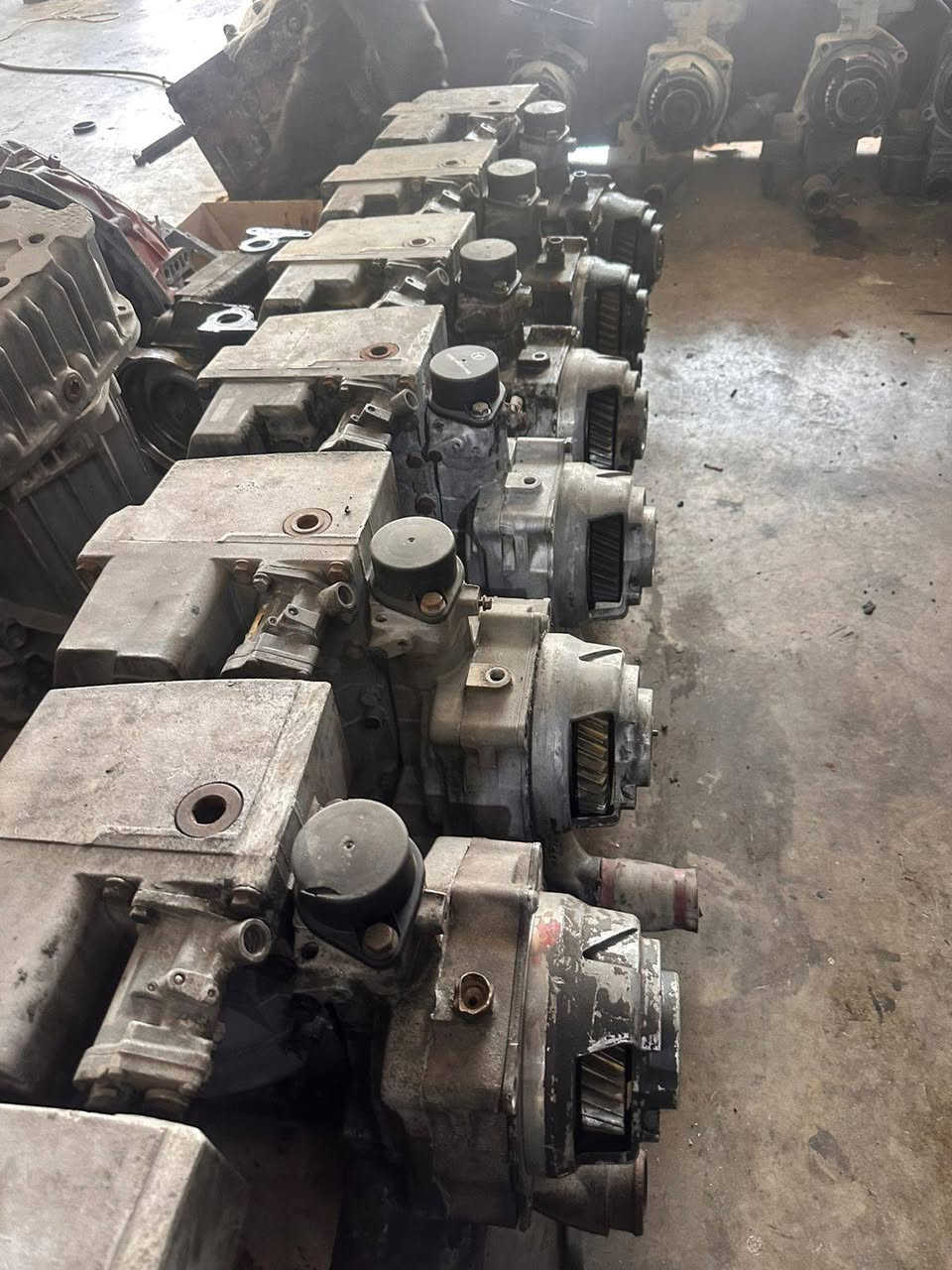 لدينا كافه أنواع الكيرات بيع وتصليح وقطع الغيار الجديد والاوربي
مقابيل السيطرة القديمه أمام جسر المشاة 
بأدارة محمد اللامي 
***********
