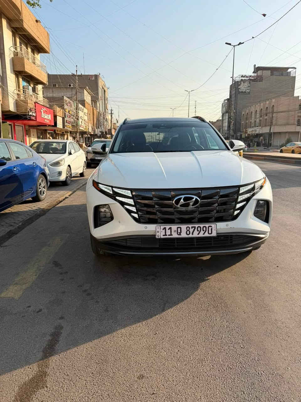 السلام عليكم
توسان 2022 ابيض وارد مريكي فول مواصفات

حجم المحرك 2.5تنفس طبيعي
رقم لشاصي مذكور حادثه صطحي بنيد او قبق جنطه مبدل 

السيارة اعلى فئة بالتوسان
بانوراما
رادار امامي خلفي جانبي
كامرا ٣٦٠
كشنات جلد تبريد وتدفئة
ستيرن هيتر
نقط عمياء
توقف ذاتي
تقديم ترجيع من خلال لريموت
كير دكم

مكان السيارح حي اور ولسعر 190$
التصال ***********
