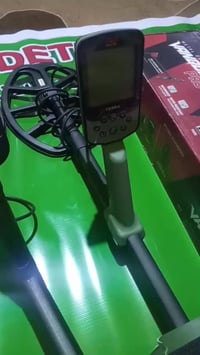 كاشف معادن • قرص كبير • بلال