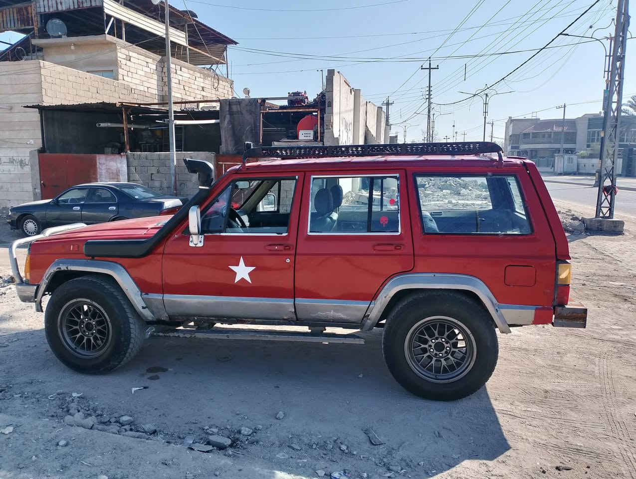 السلام عليكم جيب شيروكي محور مكينه كير 3000للبيع رقم انكليزي تحويل ثاني يوم بلبصره رقم صاحب السيارة ***********السعر35وبيه مجال تجي وتشوف السياره لاتكلي شبيهه مابيهه موديل 1991العنوان بصرة ابو الخصيب
