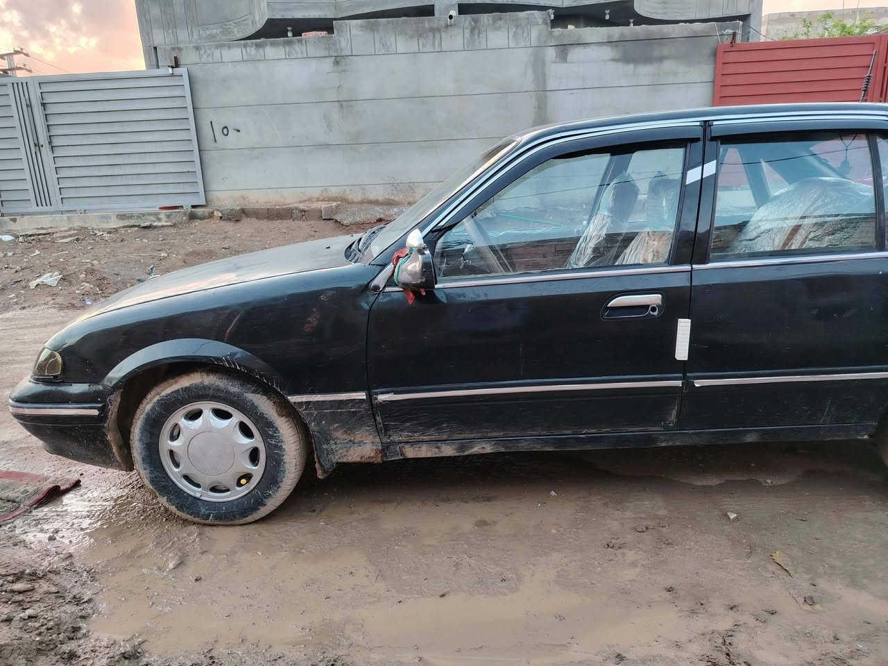 يالله السلام عليكم برنس البيع ٩٣ بلادي بدون صبغ مكفوله رقم بغداد جديد بسمه سنوي٣٠ تبريد صدر يمامي خلفيه جديد تخم تاير جديد بس كيره عاطل عنوان واسط زبيديه معروض ٣٠ ***********
