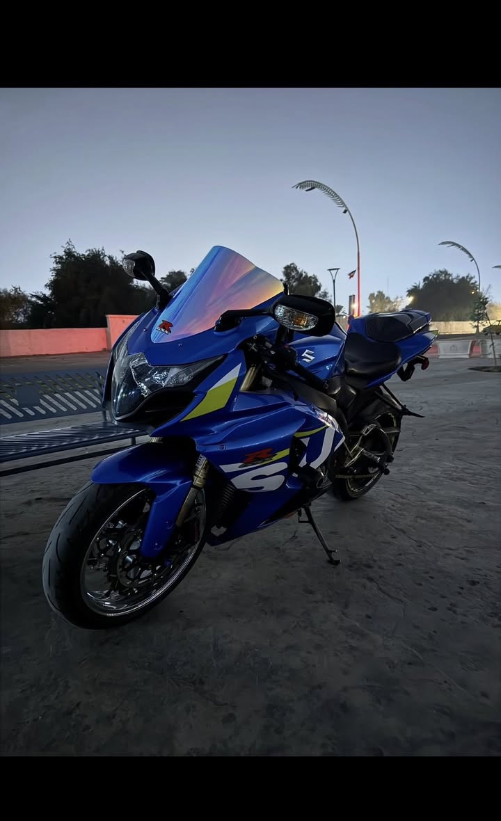 سلام عليكم
جكسر 1000 2012 ماشيه 18 الف وارد يابان 
كفاله عامه من كلشي مكينه وكير وضفيره وعقل والدراجه جديده بمعنى مابيها أي نقص 
بيها تزويد هواي
ويل امامي نيكل يدات بريك اصليات  فلنجات اماميه رياضيه تغليف جامه متغير اصلي سلايدرات جانبيه قباقه مكينه كاربون دواسات اصليات مختلفات صالنصه يوشمارا اصليه فلنجه خلفيه رياضيه بيها نظام GPS مناك وبعد بيها غراض
وانطيك وياها غراض ستاند تعليك ومجدد مال سوادات خاص بدراجات وبعد نواعم
مكاني بغداد كاظميه ***********
