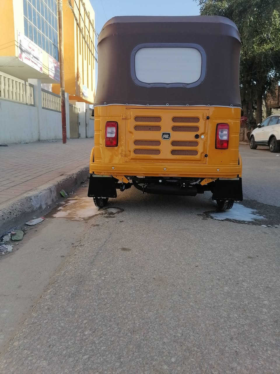 السلام عليكم ورحمة الله وبركاته من رخصت الادمن تكتك موديل 2019شهر ال11 رقم كربلاء انكليزي مشروع وطني مصبوغه عام جماليه من دون حادث او ضربه مكينه جديده تخم تاير جديد ضفيره جديده مكاني بغداد الدوره السعر اتصل وبيك خير وتدلل رقم الهاتف ***********
