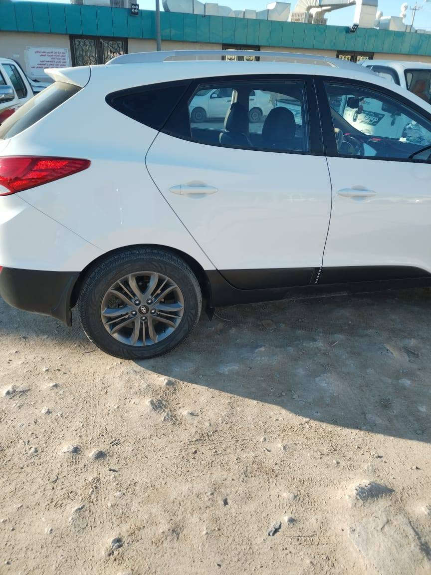 توسان 16خليجي مكفوله من الصبغ جاهزه حداديه تبريدتدفئه كيرمحرك مكفول شرط التحويل رقم بابل ماشيه 210الف السعر 165مكانه بابل محاويل ناحية الامام الاتصال على الرقم ***********
